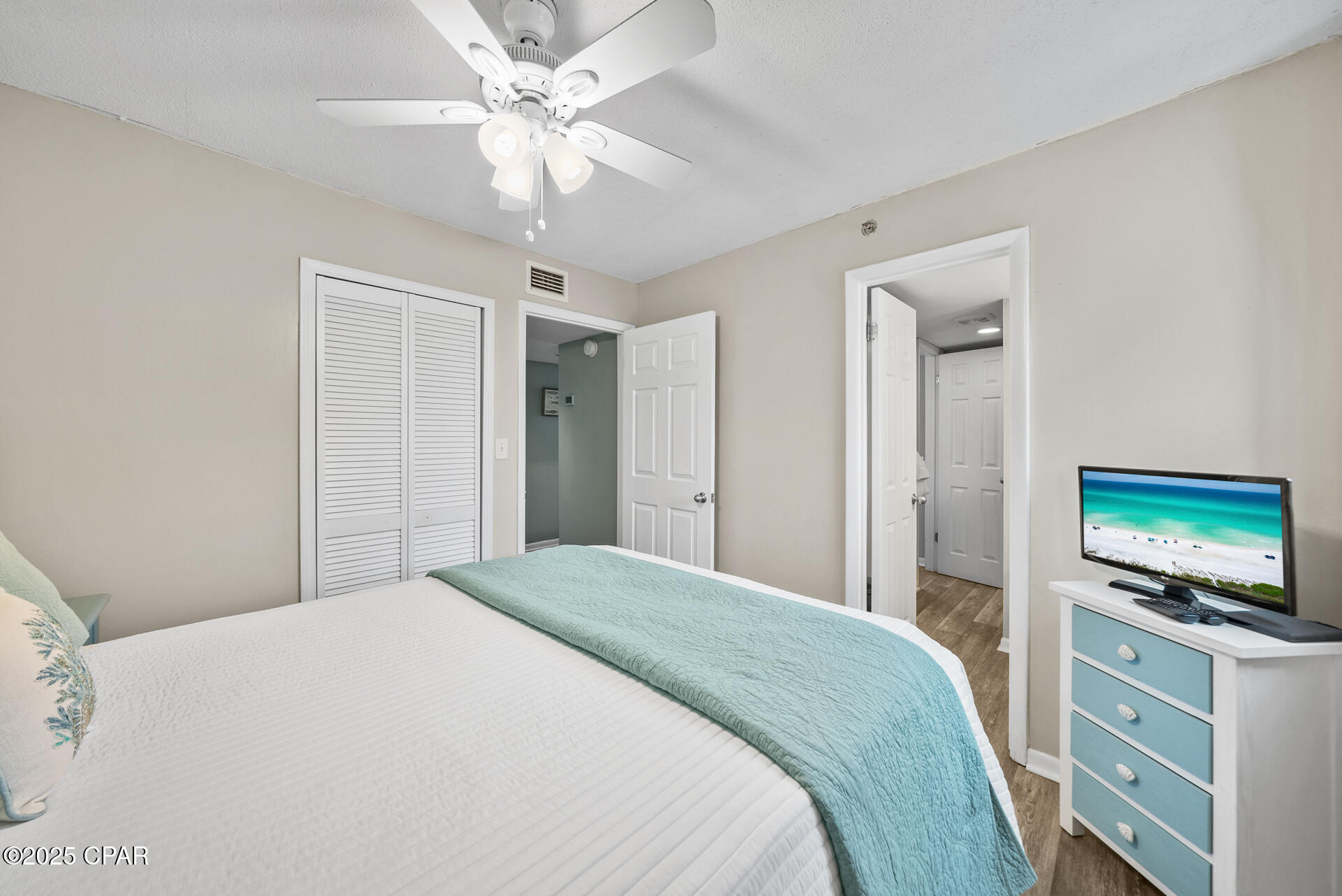 Image 17 For 9850 Thomas Drive 1212e