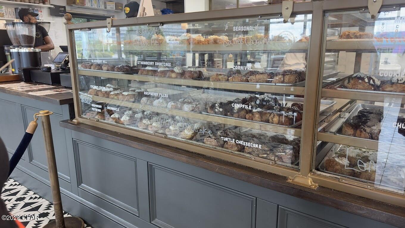 Image 41 For 9850 Thomas Drive 1212e