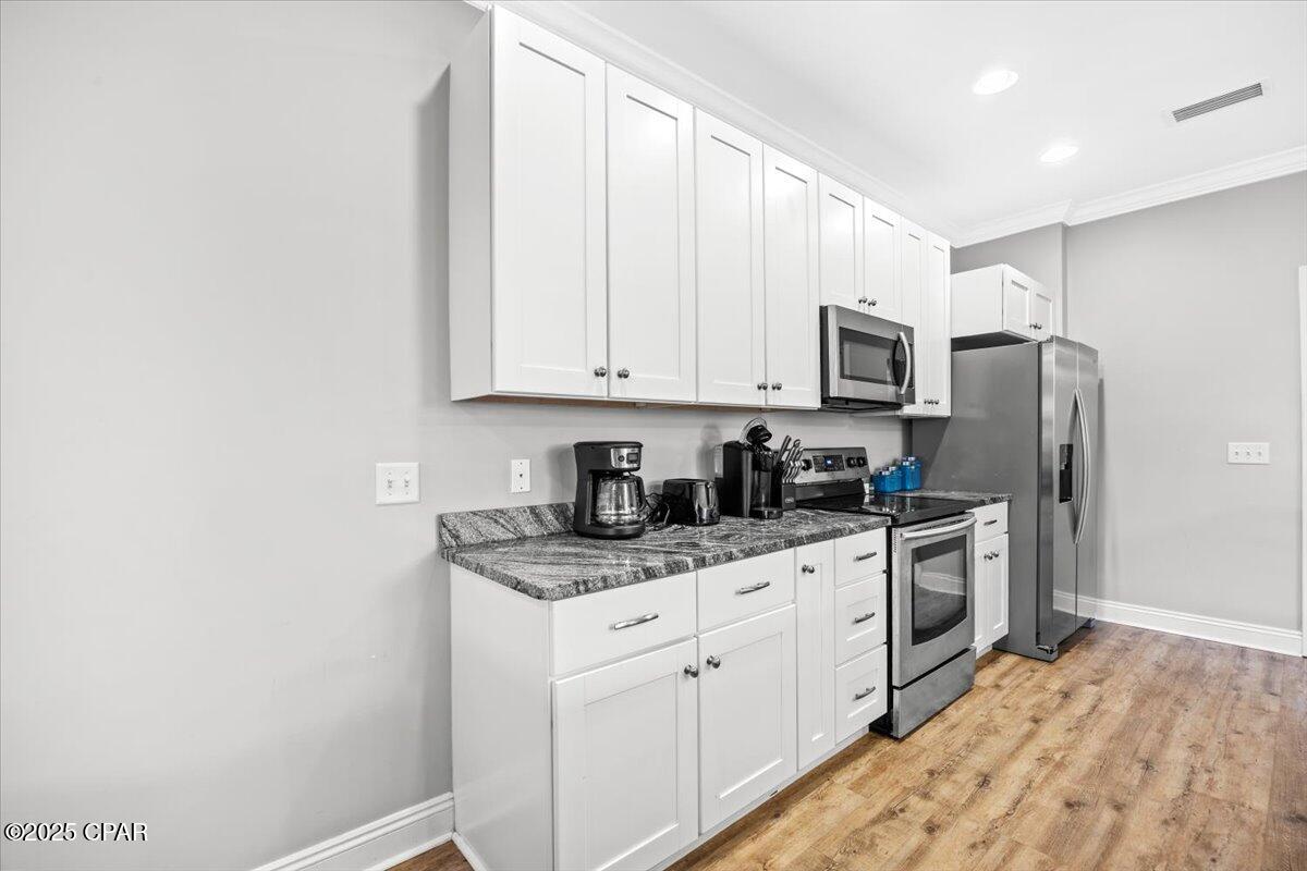 Image 8 For 6006 Thomas Drive