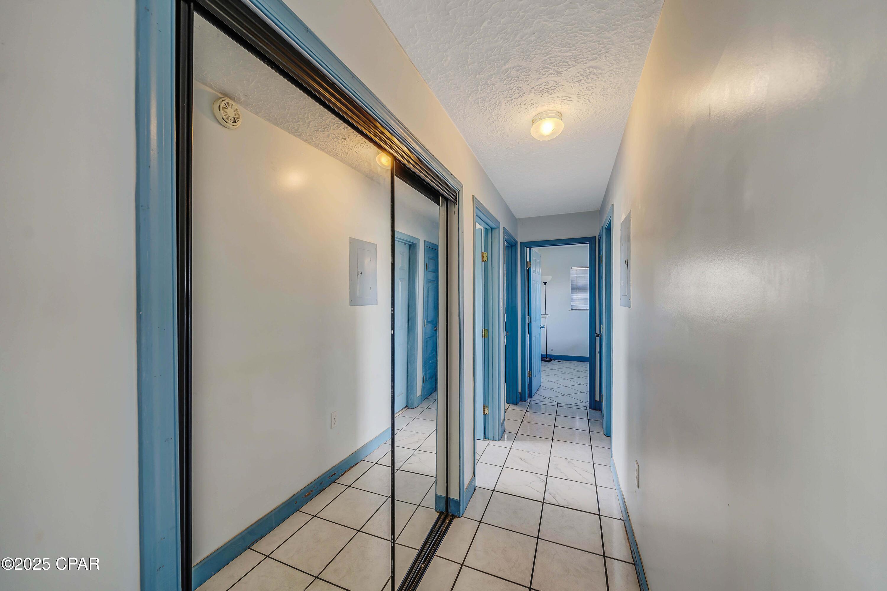 Image 12 For 922 East Avenue