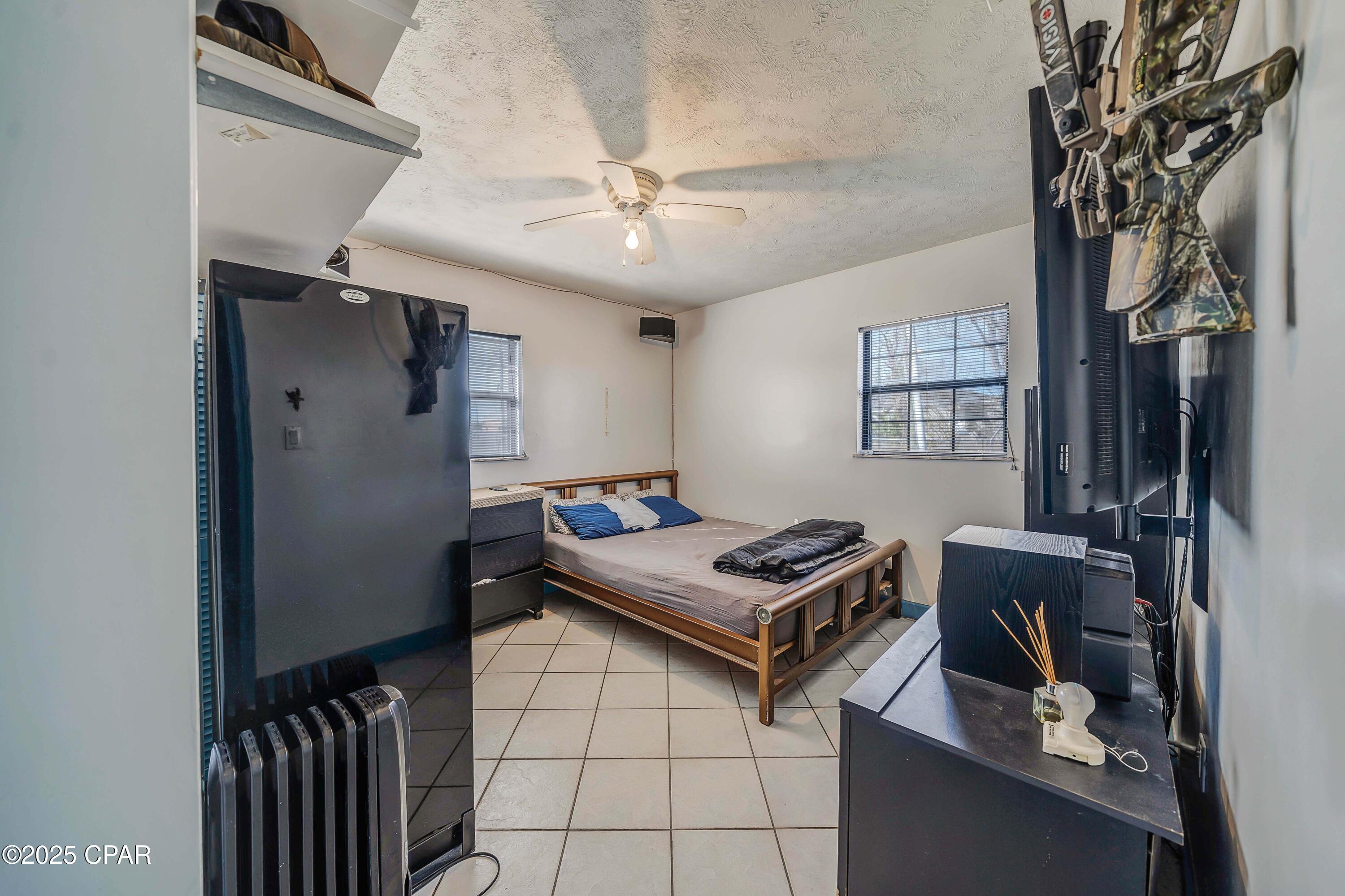 Image 14 For 922 East Avenue