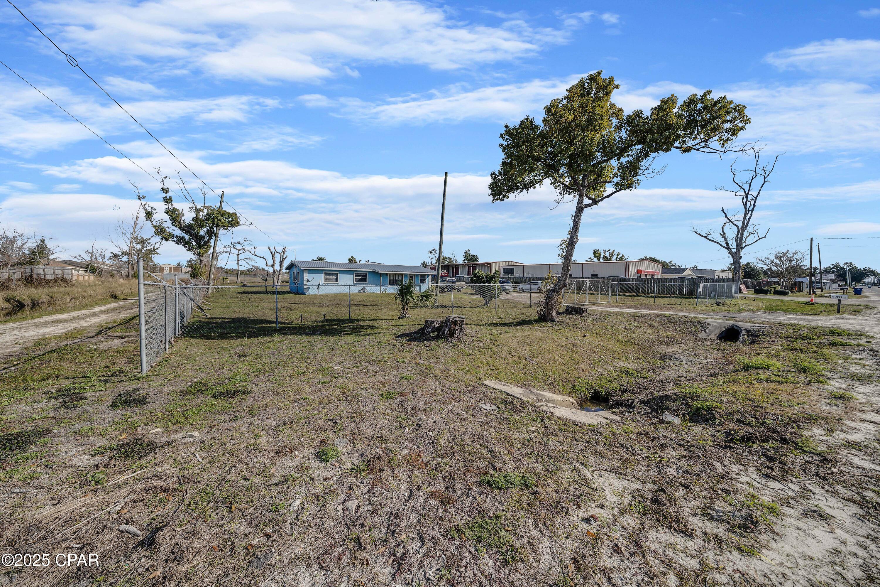 Image 2 For 922 East Avenue