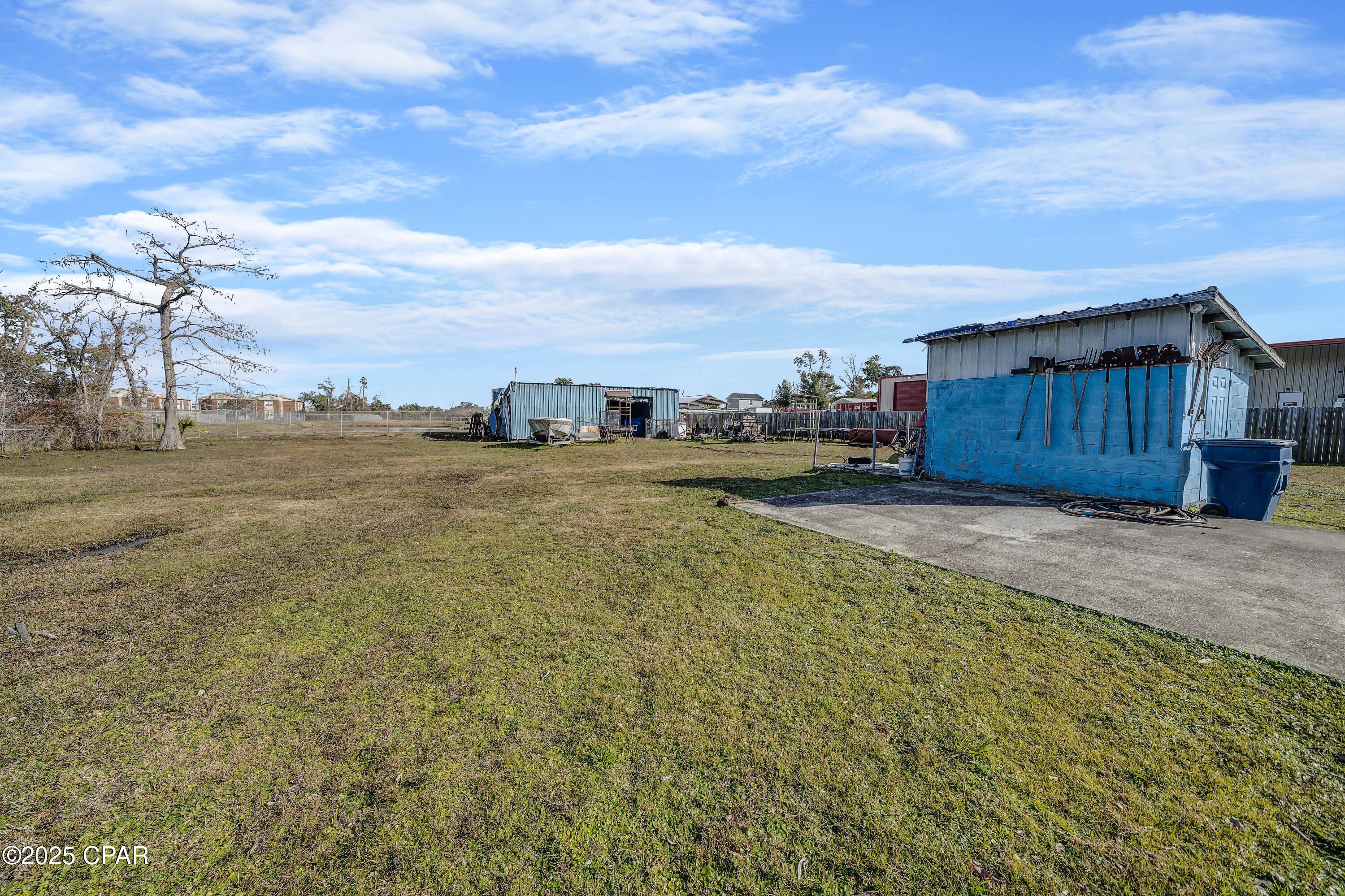 Image 21 For 922 East Avenue