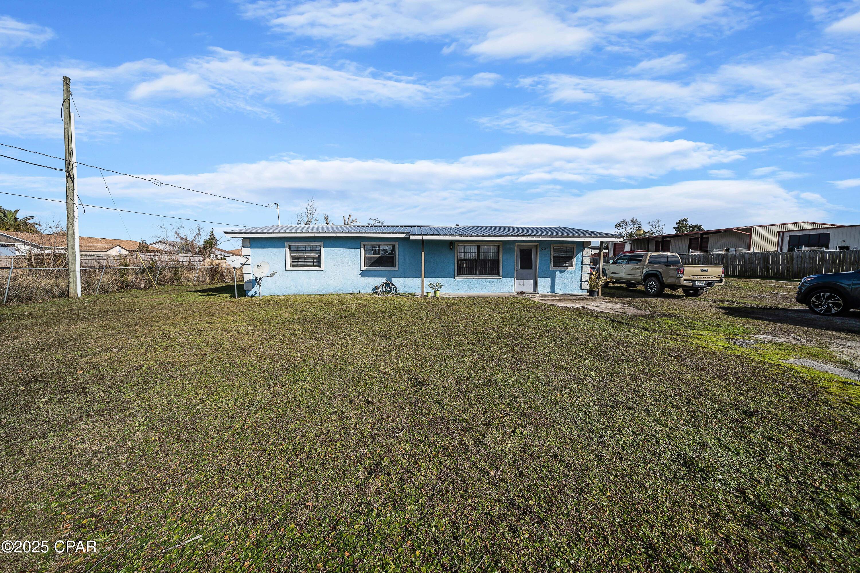 Image 3 For 922 East Avenue