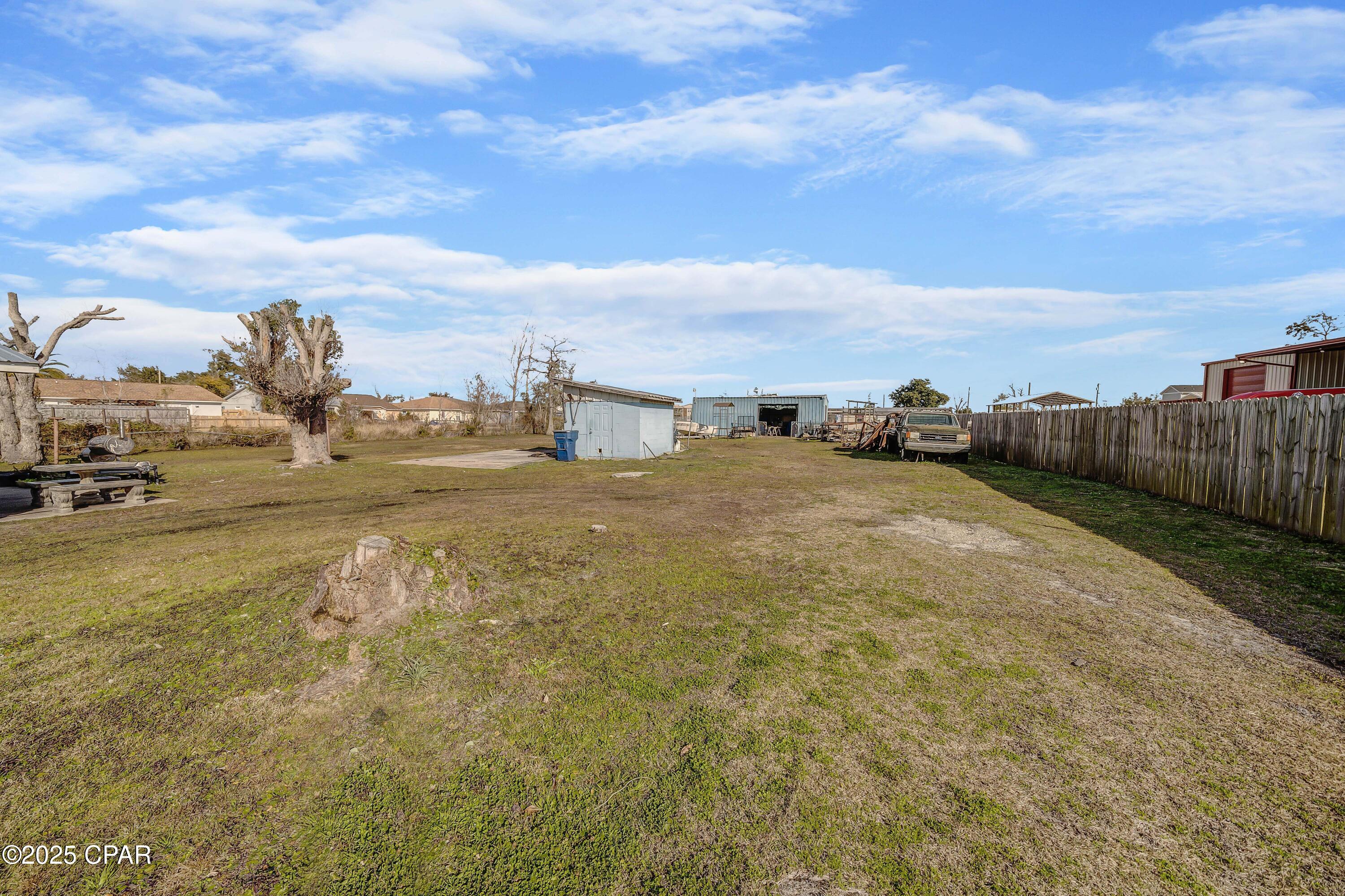 Image 4 For 922 East Avenue