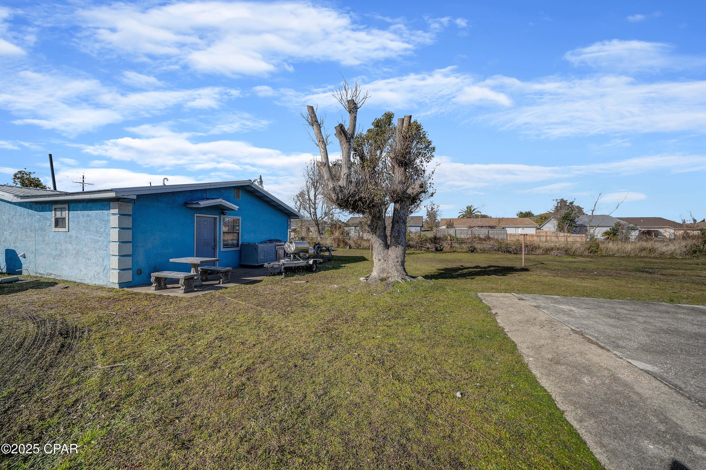 Image 5 For 922 East Avenue