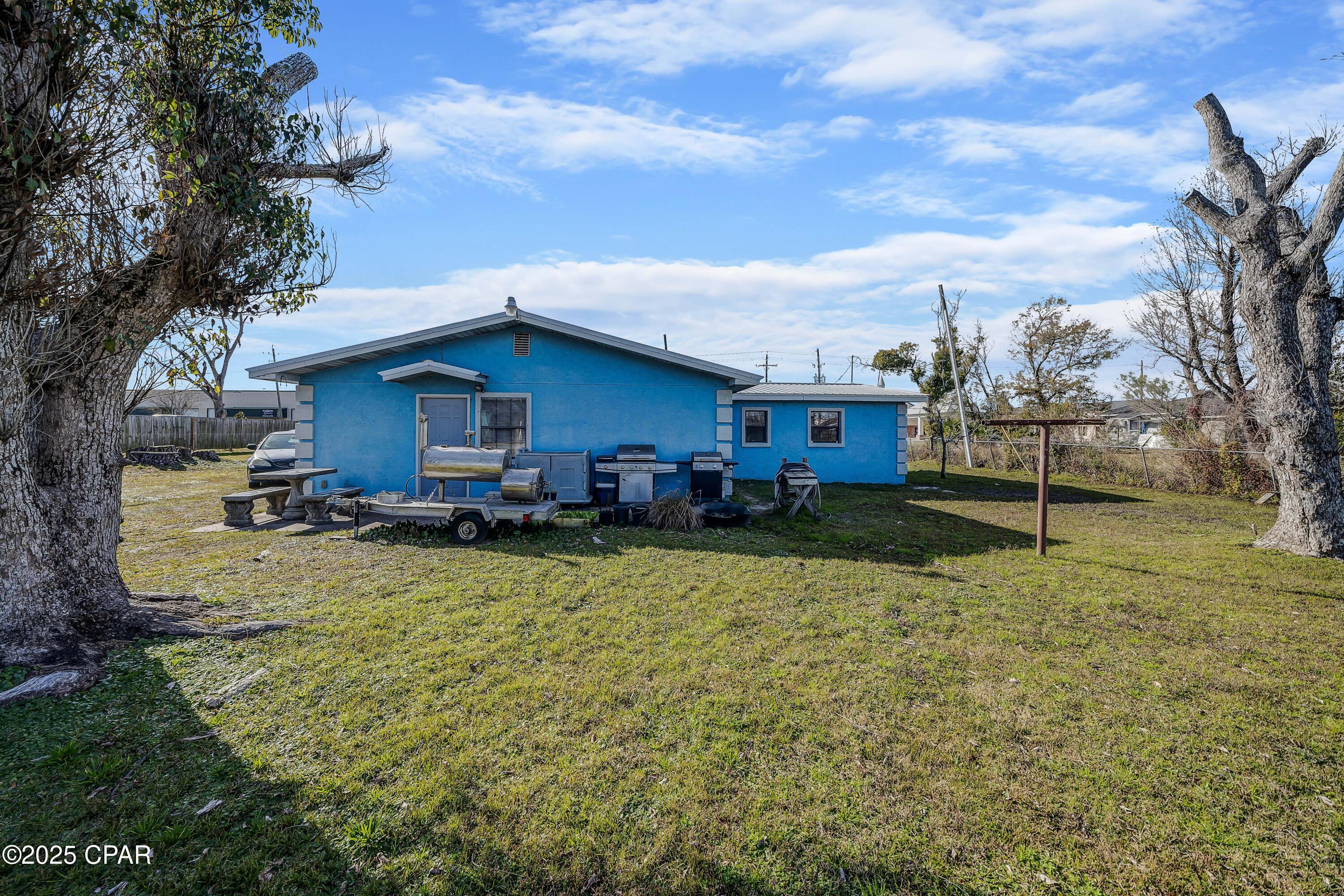 Image 6 For 922 East Avenue