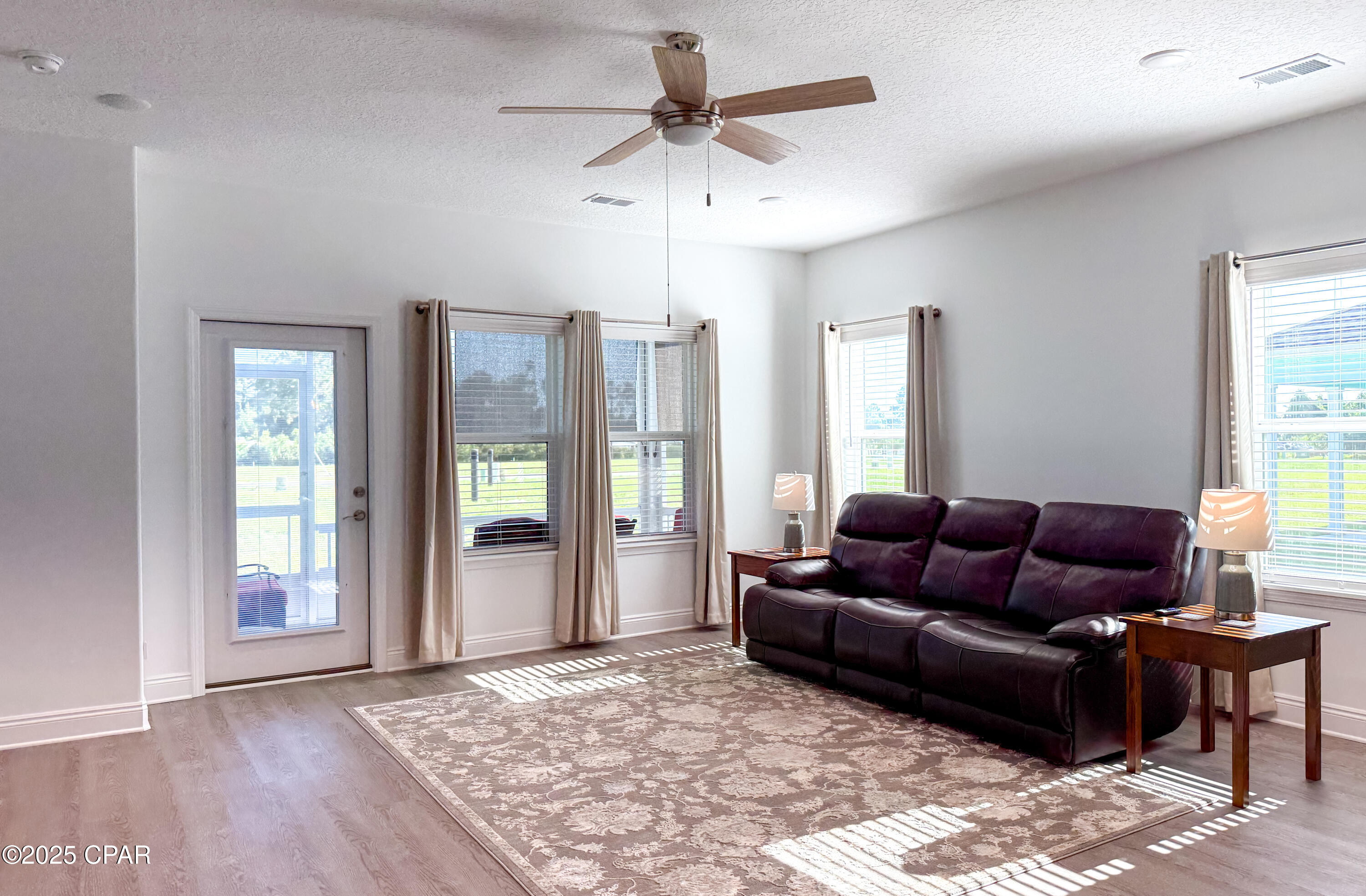 Image 20 For 152 Canvas Lane