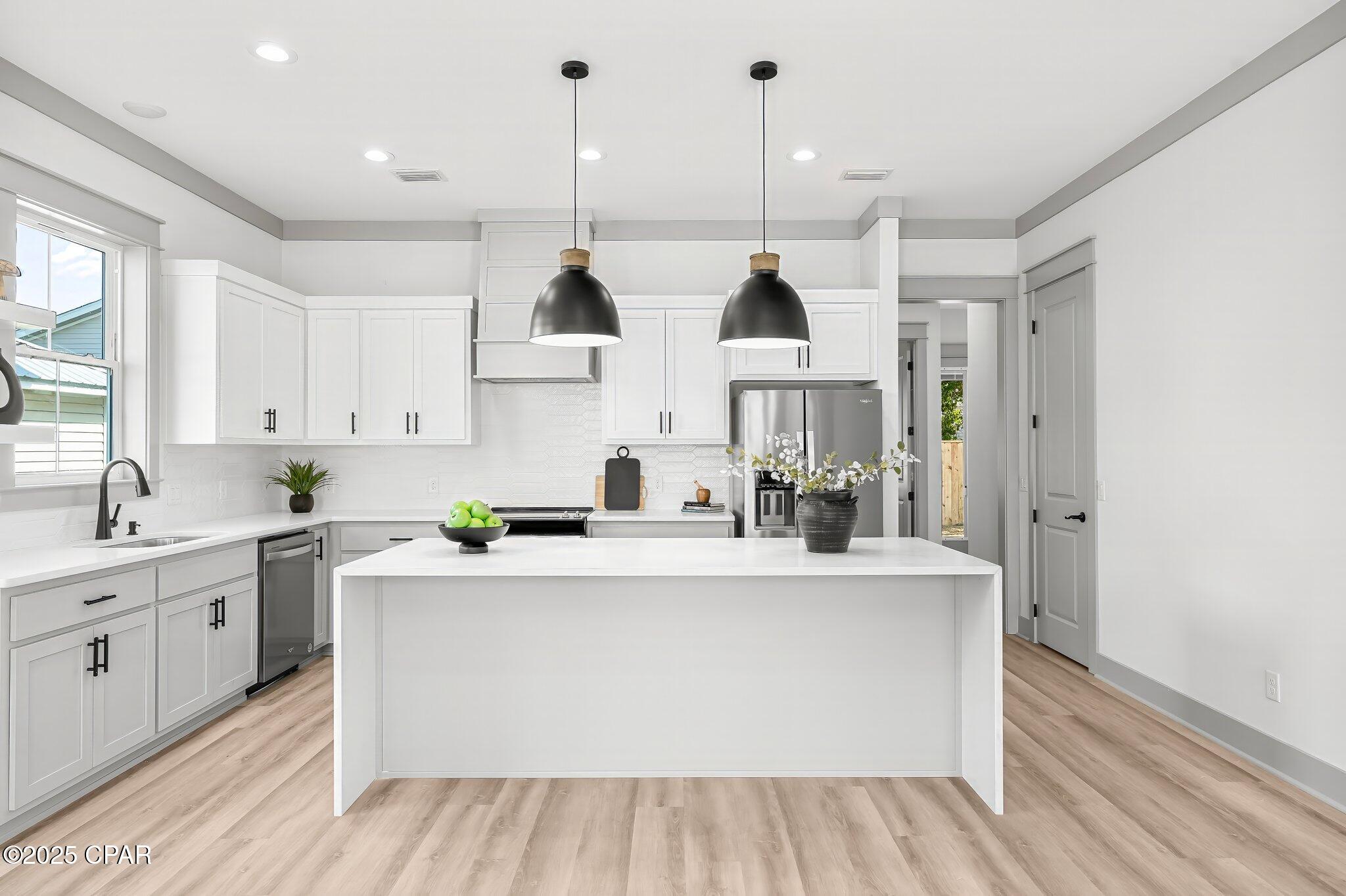 Image 9 For 624 Dolphin Drive