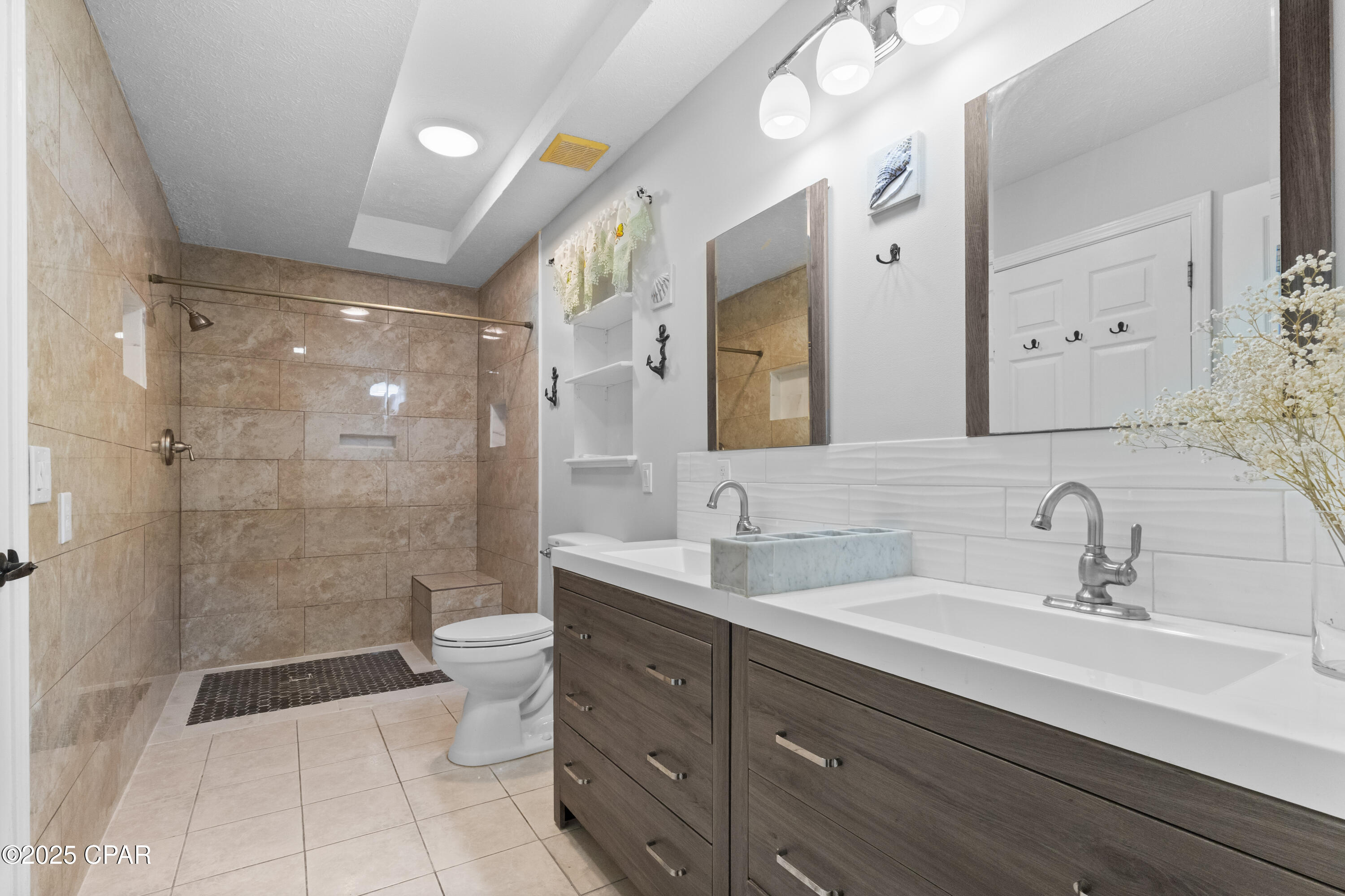 Image 4 For 8231 Lagoon Drive