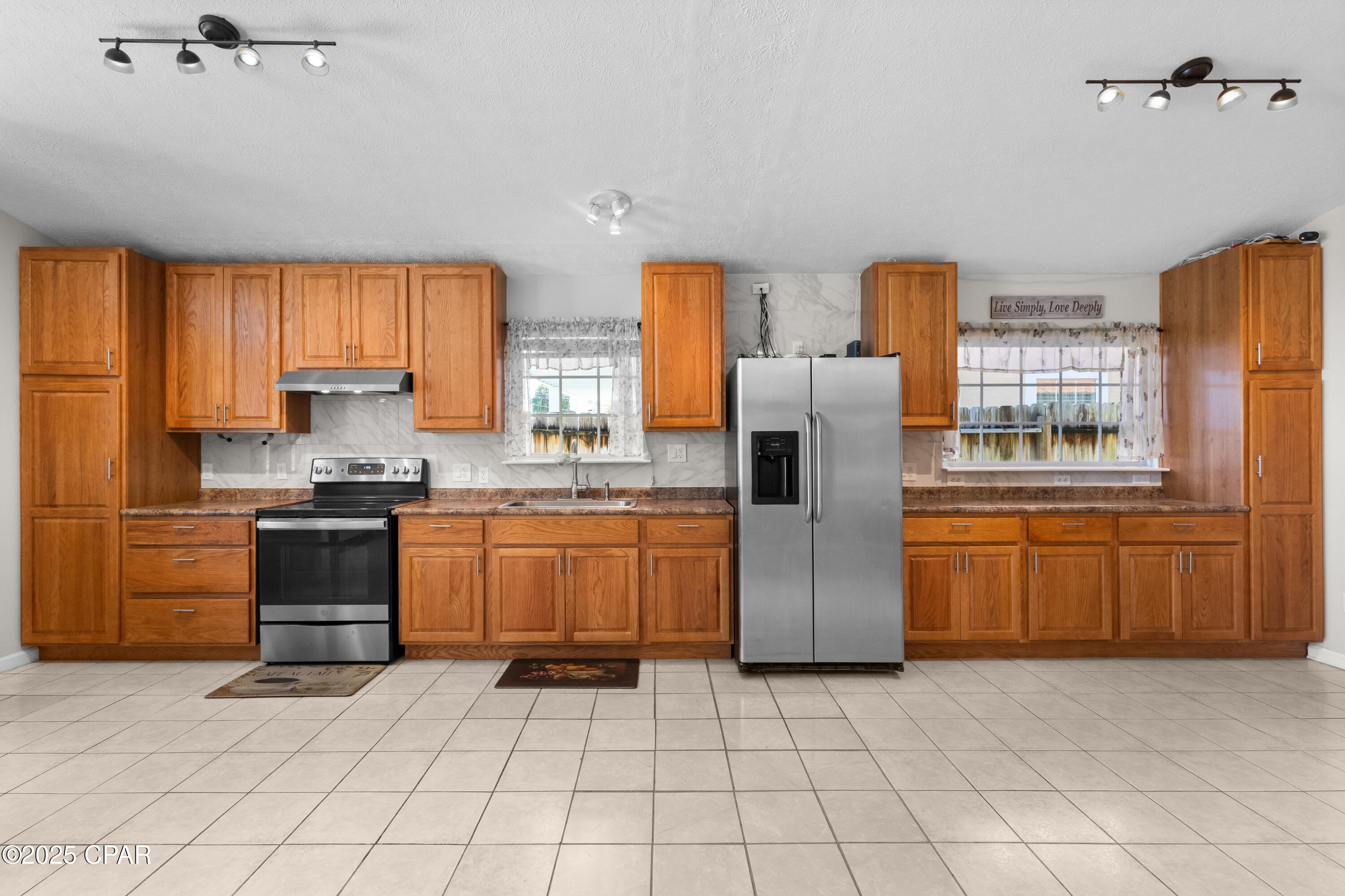 Image 6 For 8231 Lagoon Drive