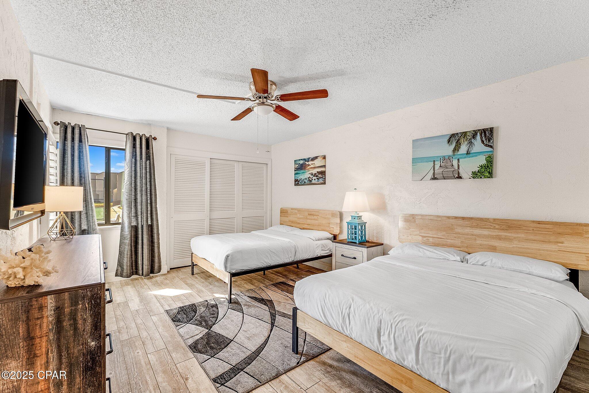 Image 16 For 8727 Thomas Drive C36