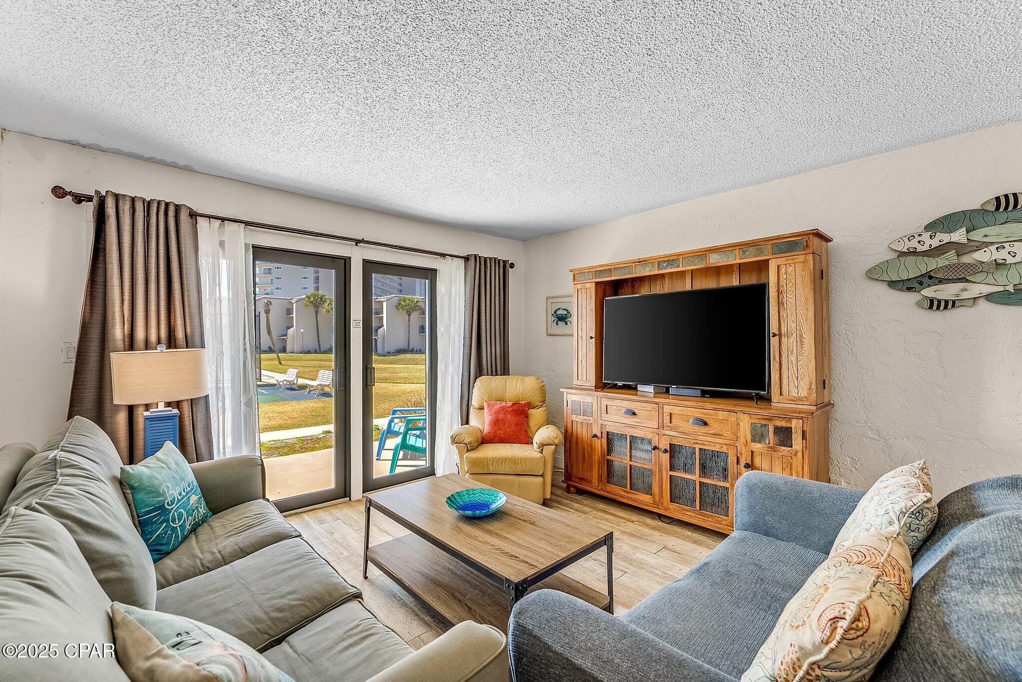 Image 23 For 8727 Thomas Drive C36