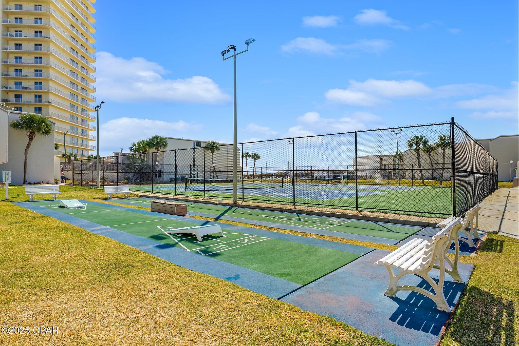 Image 37 For 8727 Thomas Drive C36