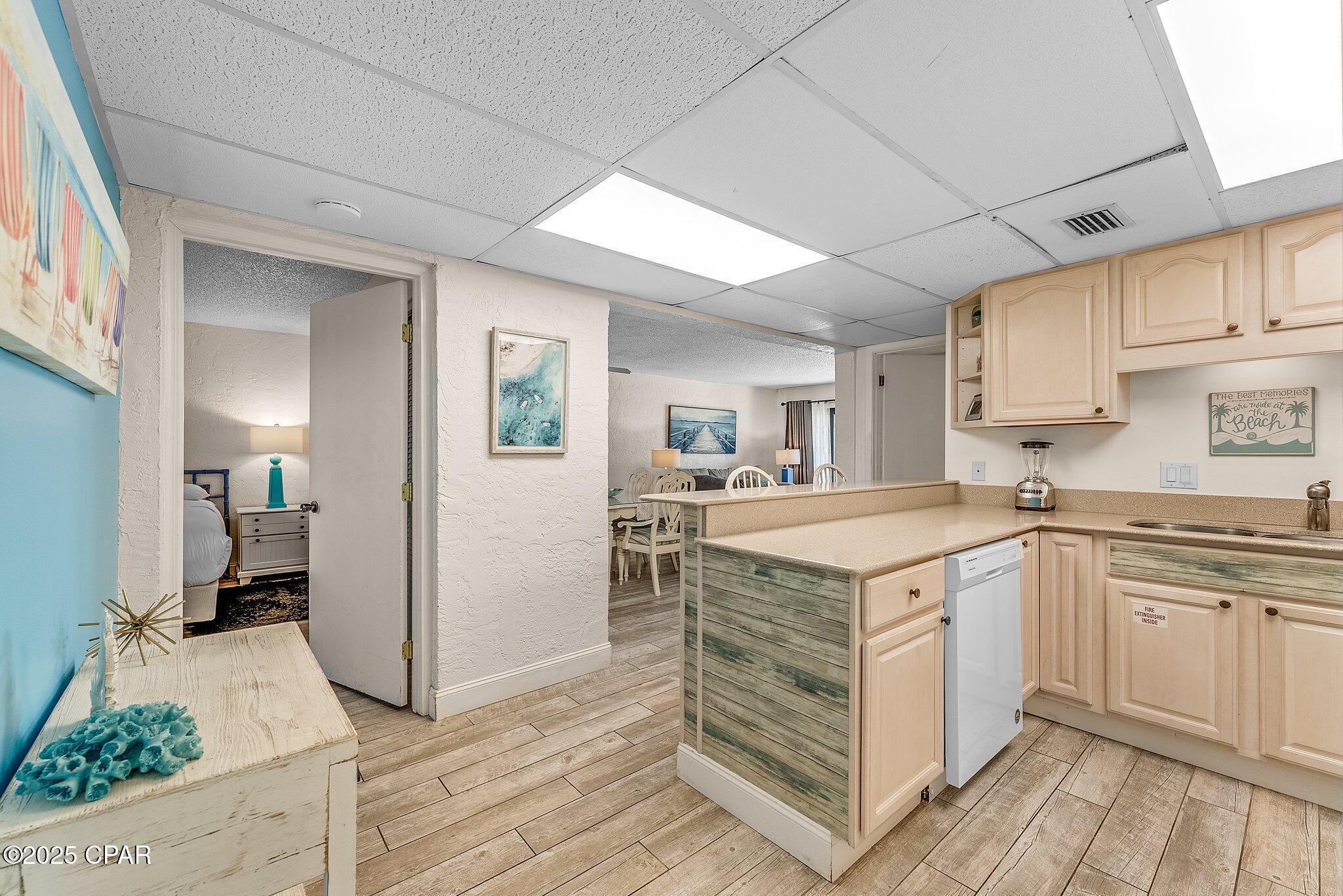 Image 9 For 8727 Thomas Drive C36