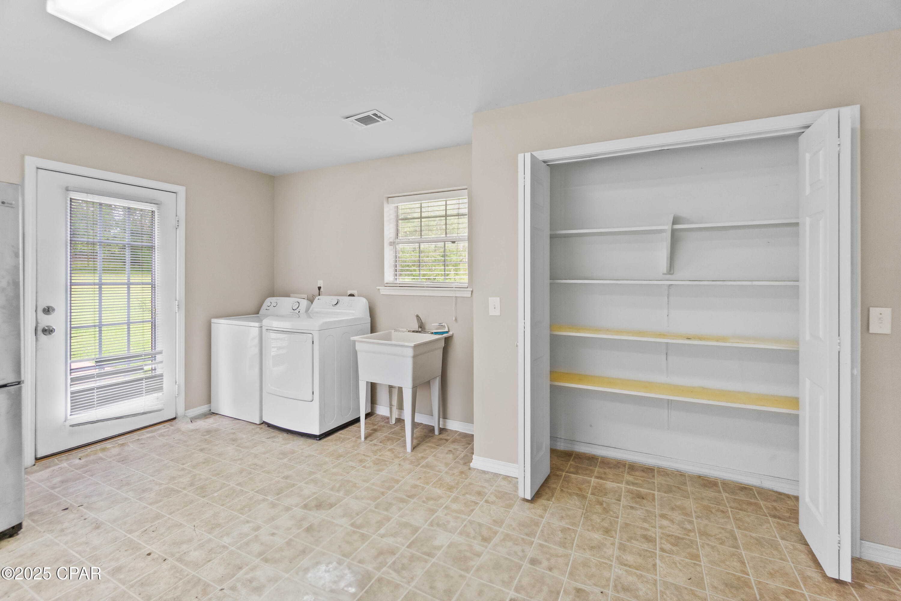 Image 45 For 2822 River Road