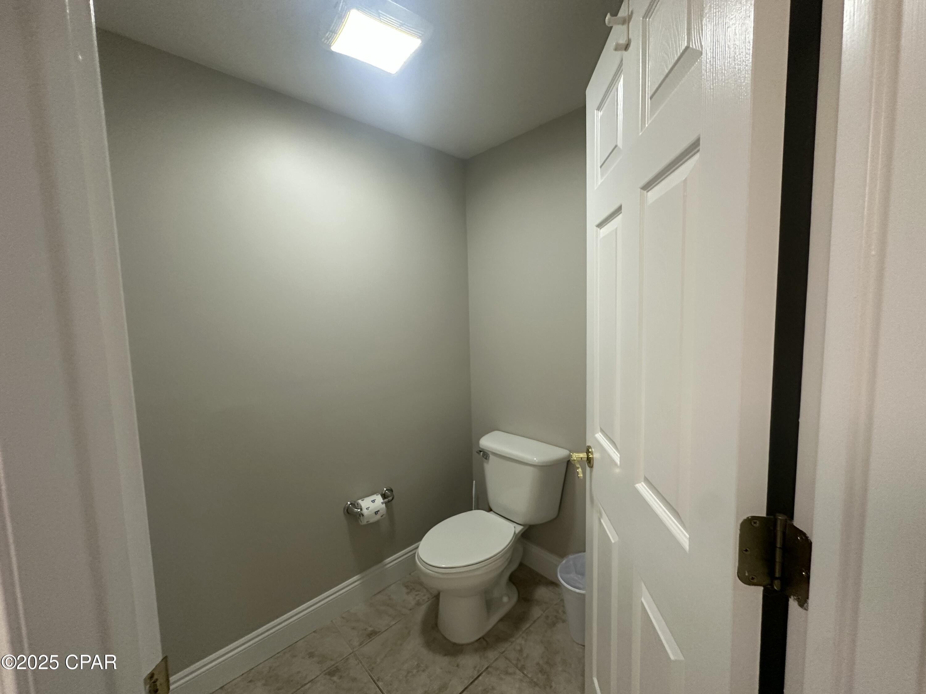 Listing photo id 17 for 5004 Thomas Drive 1507