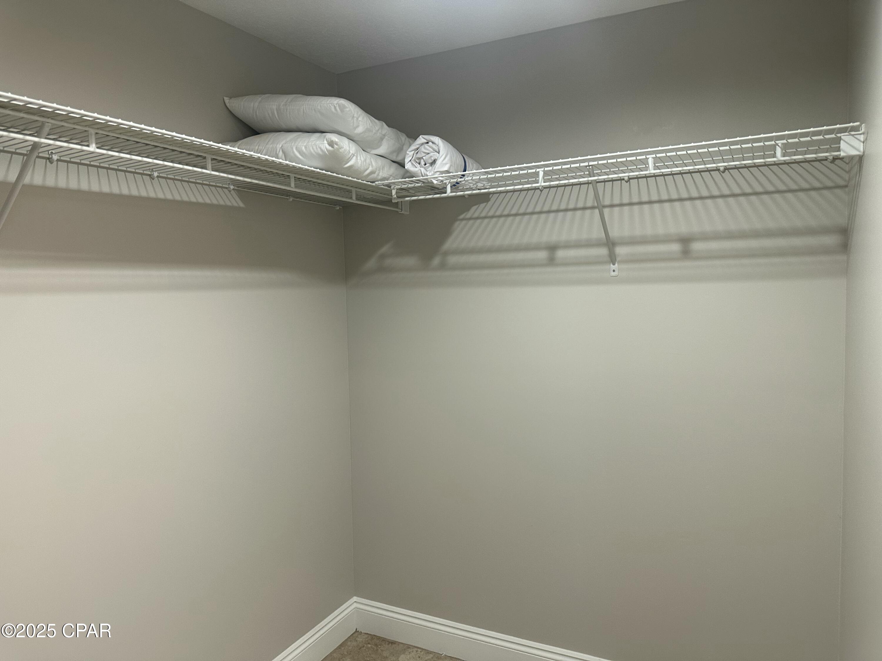 Listing photo id 18 for 5004 Thomas Drive 1507