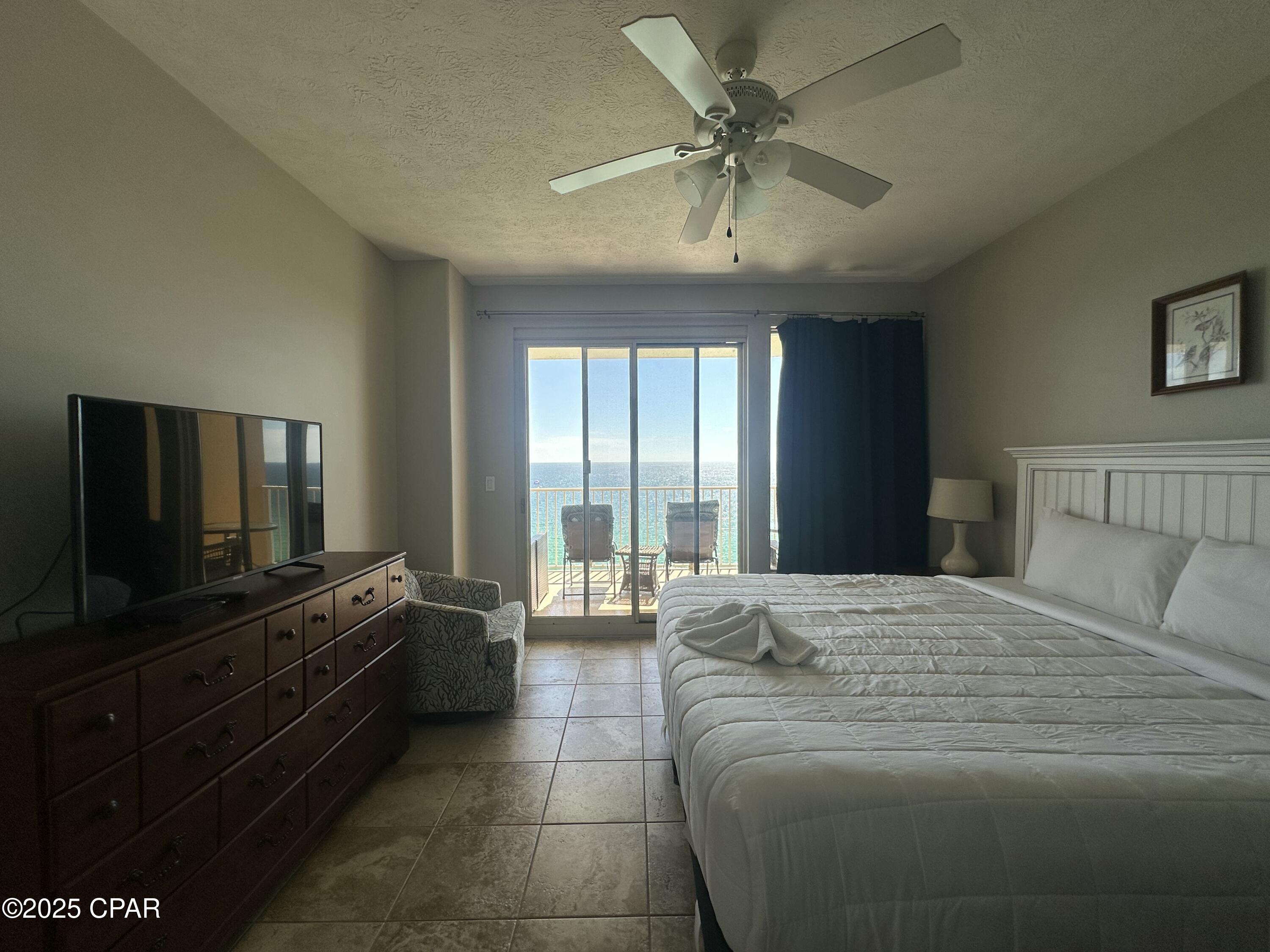 Listing photo id 19 for 5004 Thomas Drive 1507