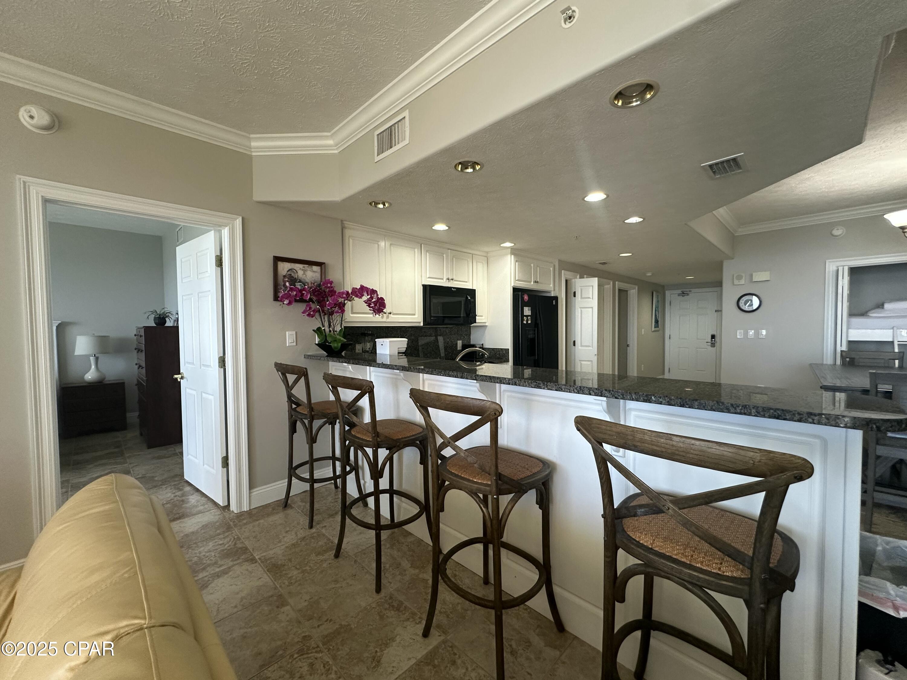 Listing photo id 20 for 5004 Thomas Drive 1507