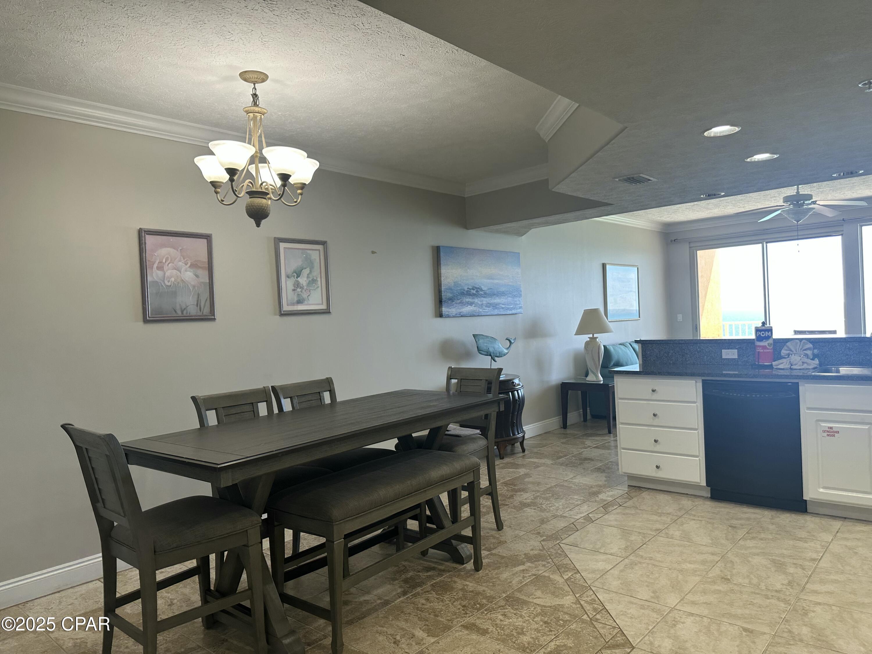 Listing photo id 8 for 5004 Thomas Drive 1507