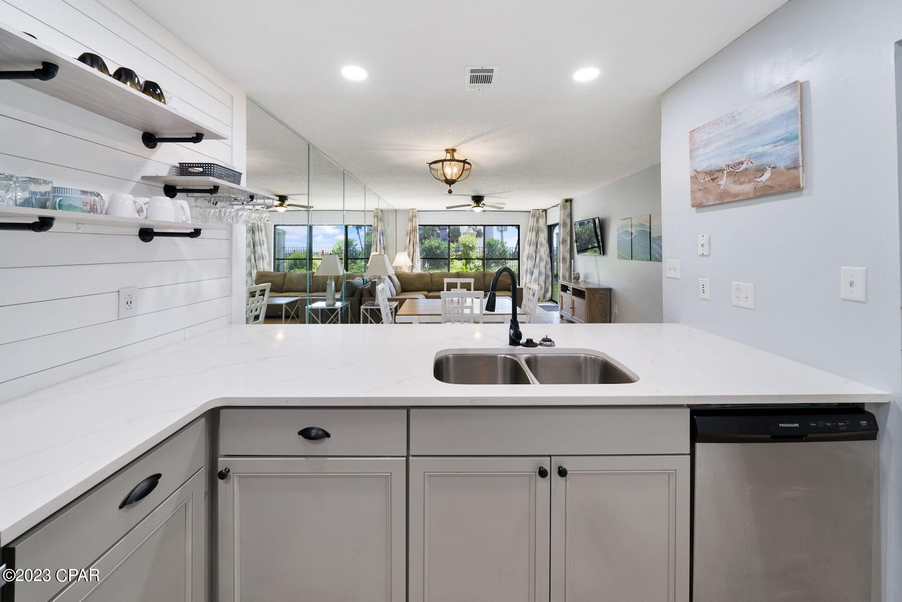 Image 6 For 520 Richard Jackson Boulevard 3303