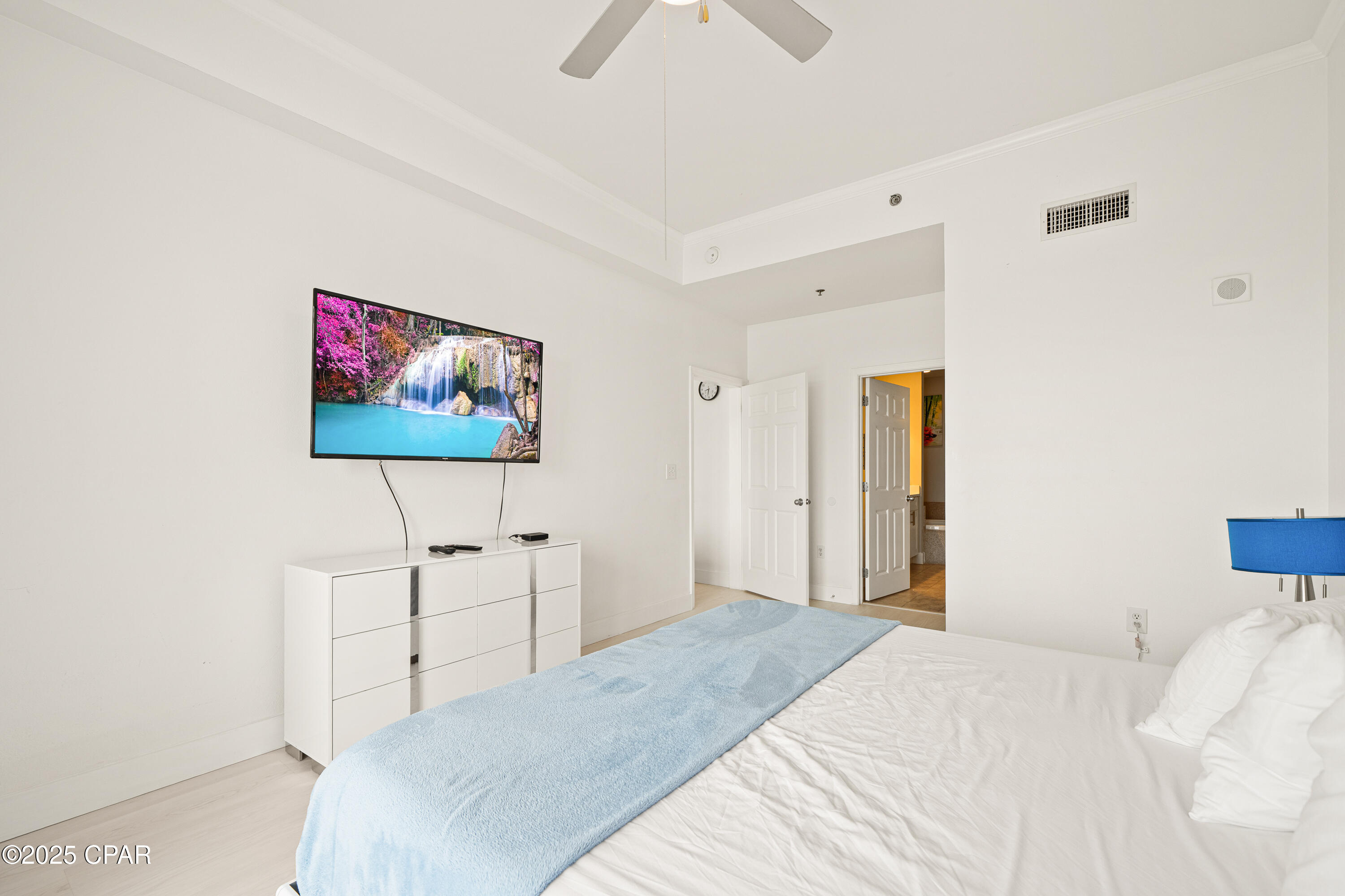 Image 17 For 9902 Thomas Drive 2028