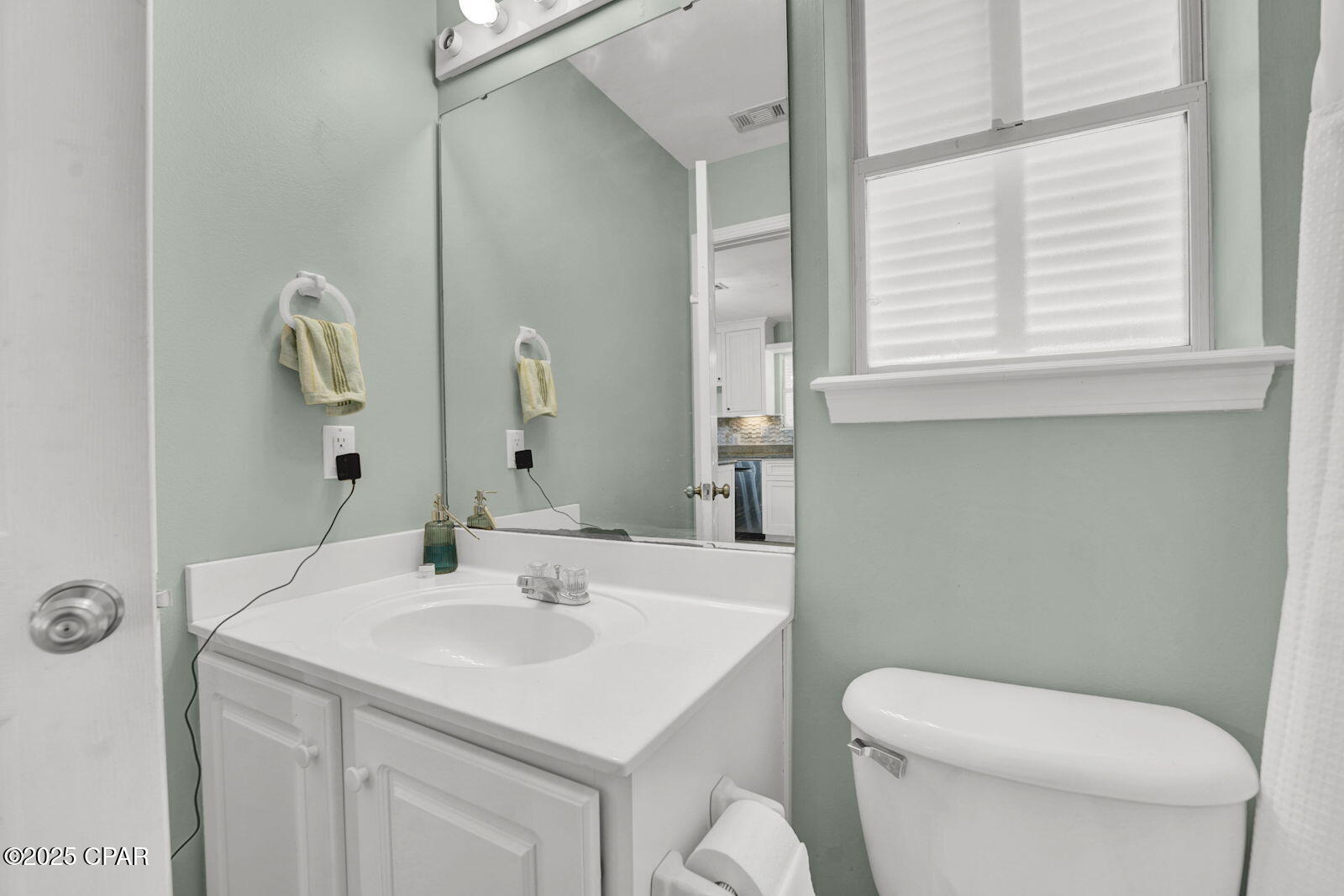 Image 20 For 93 Beachfront Trail