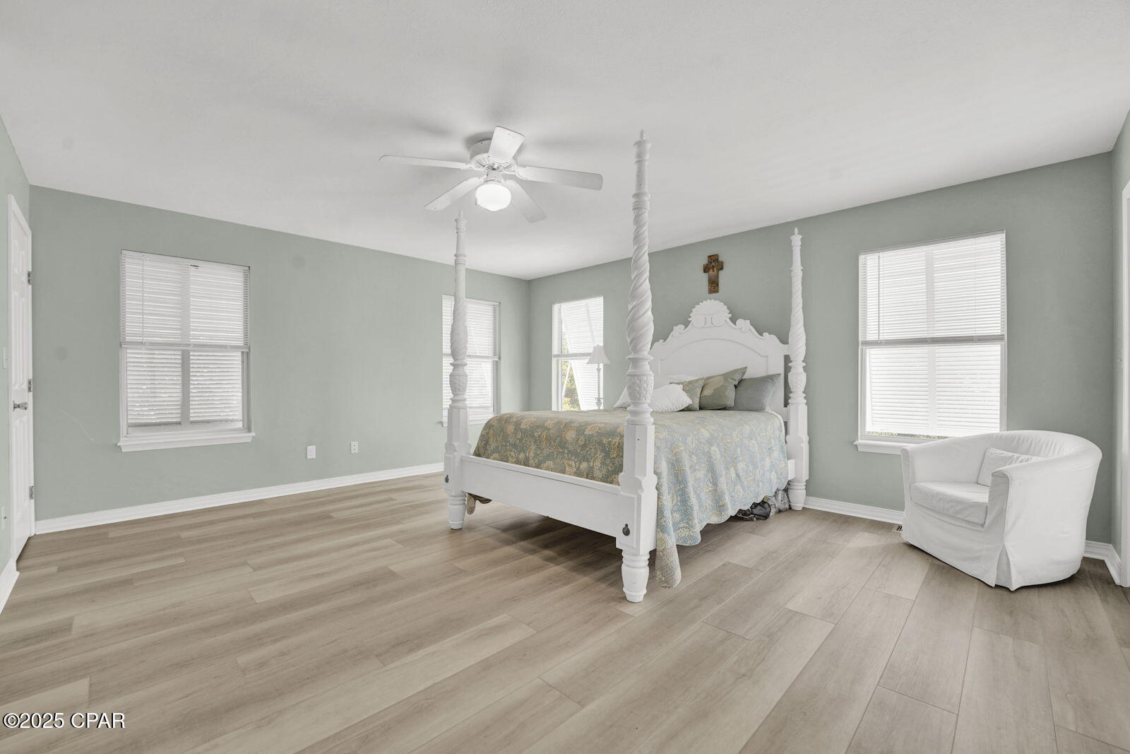 Image 28 For 93 Beachfront Trail