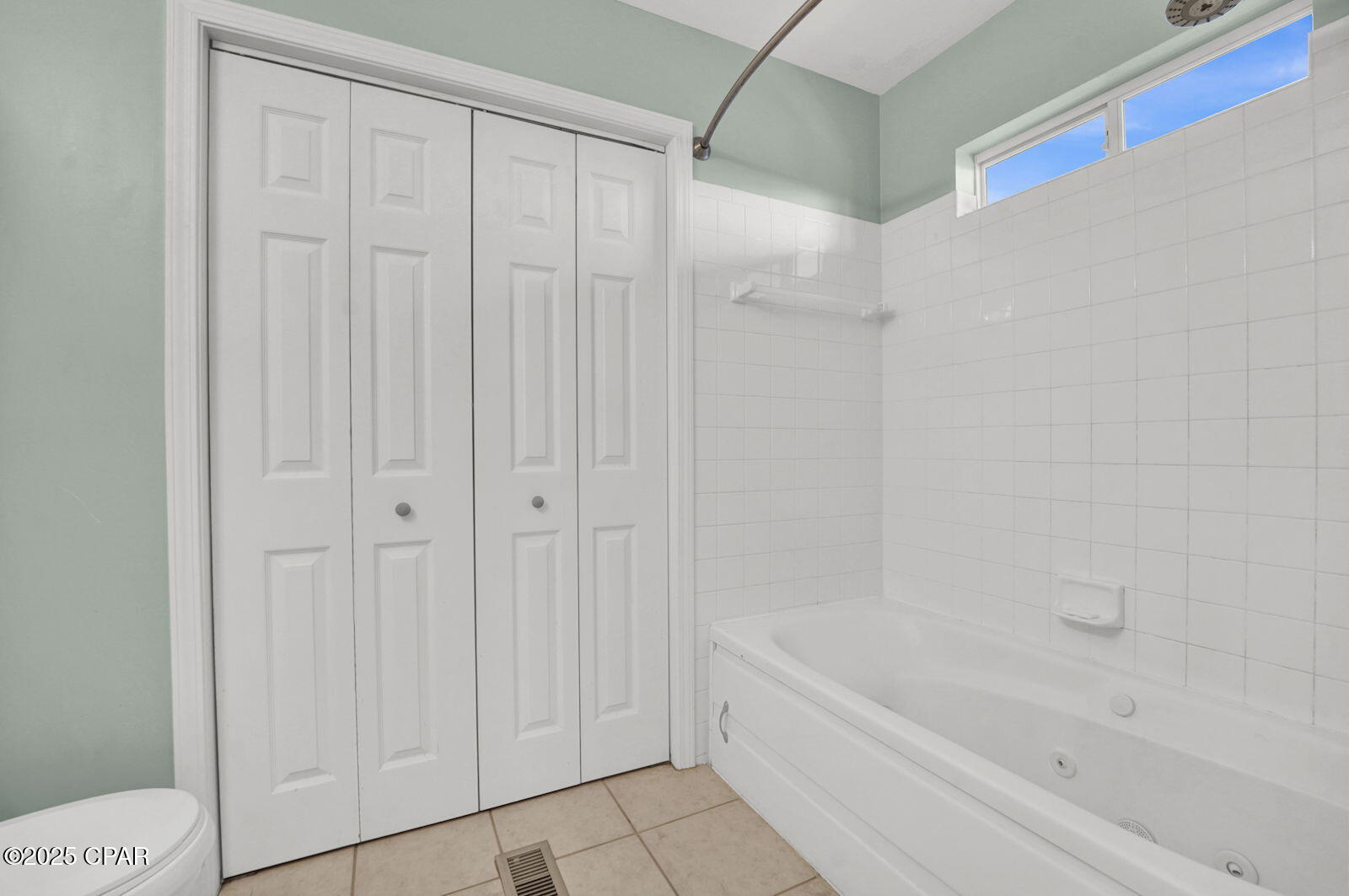 Image 31 For 93 Beachfront Trail