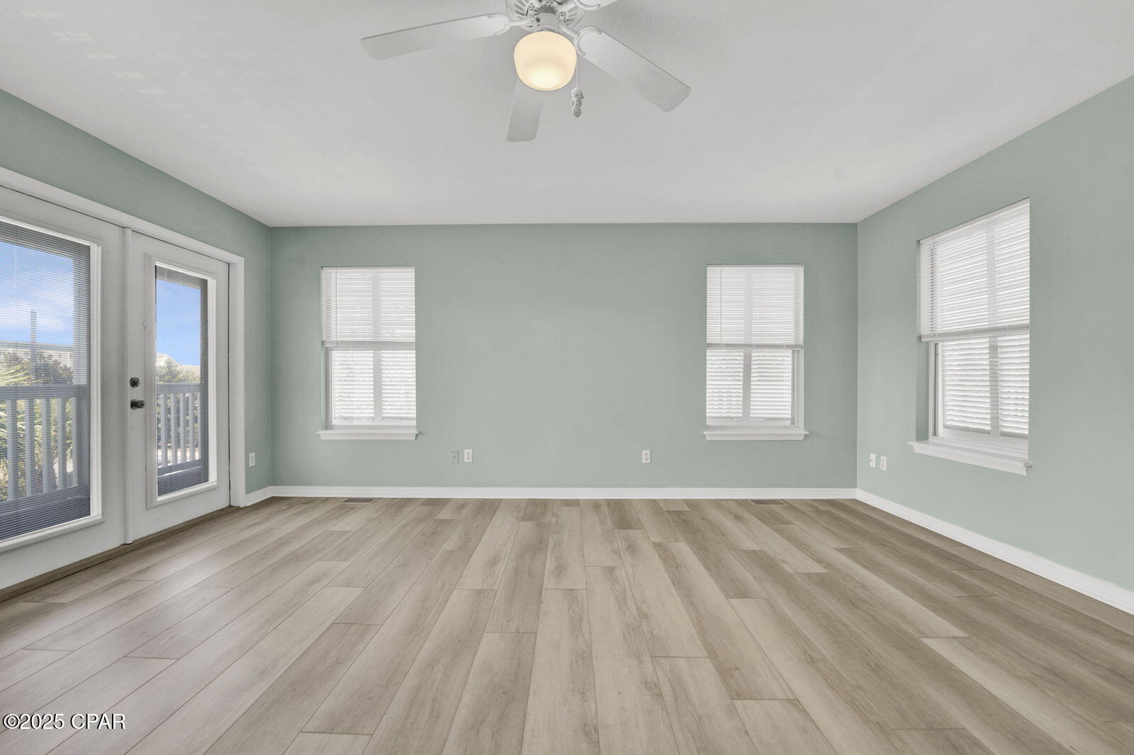 Image 35 For 93 Beachfront Trail