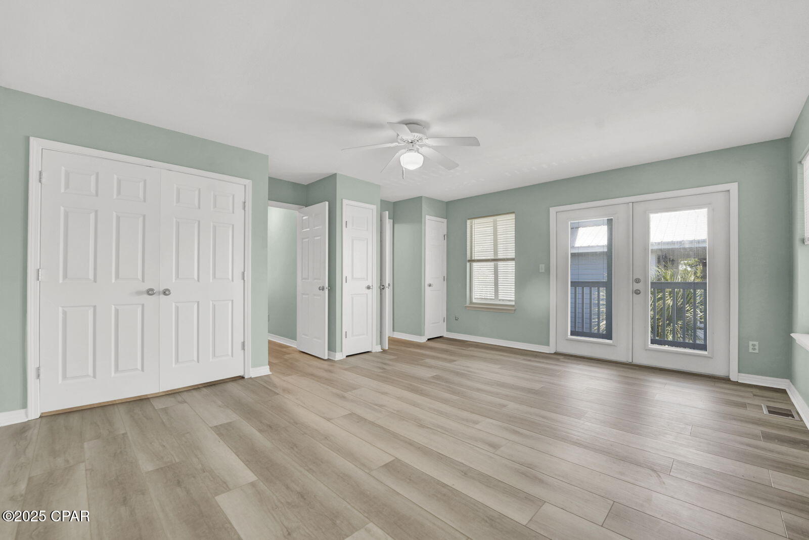 Image 36 For 93 Beachfront Trail