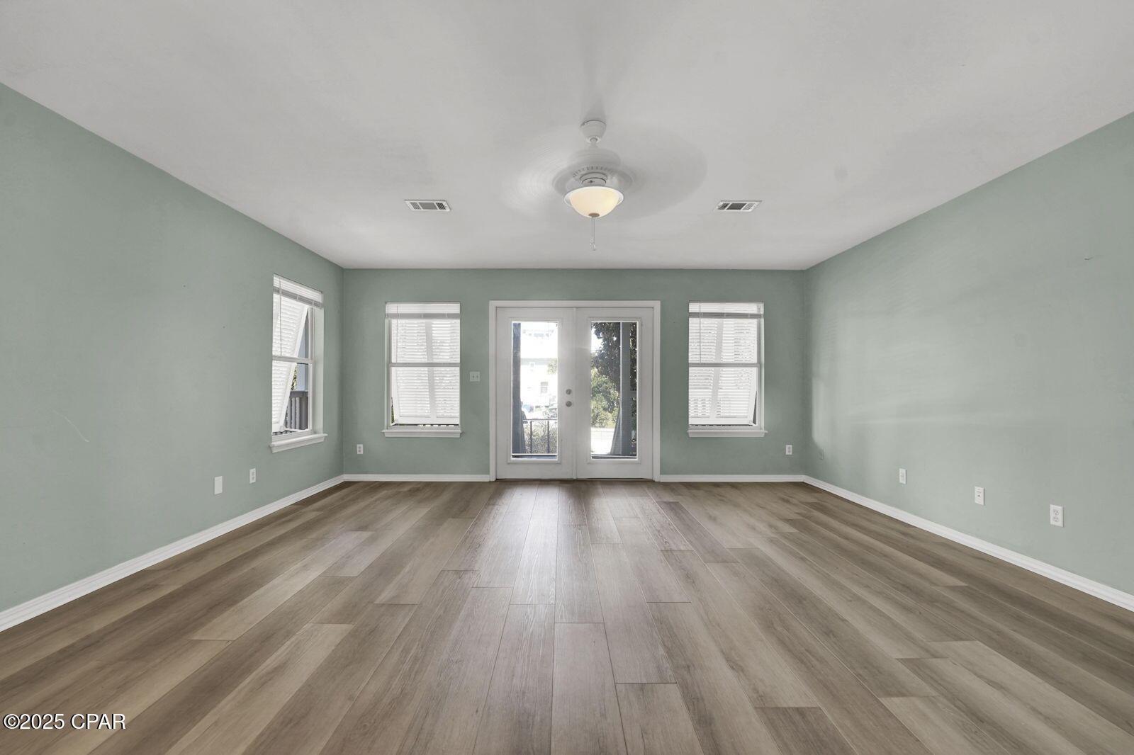 Image 7 For 93 Beachfront Trail