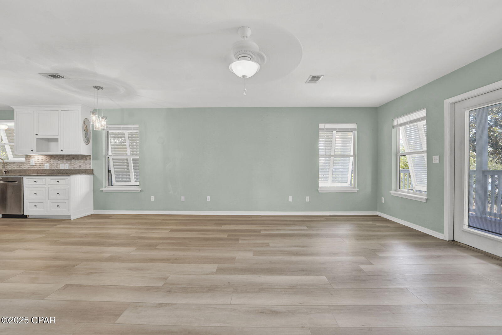 Image 8 For 93 Beachfront Trail