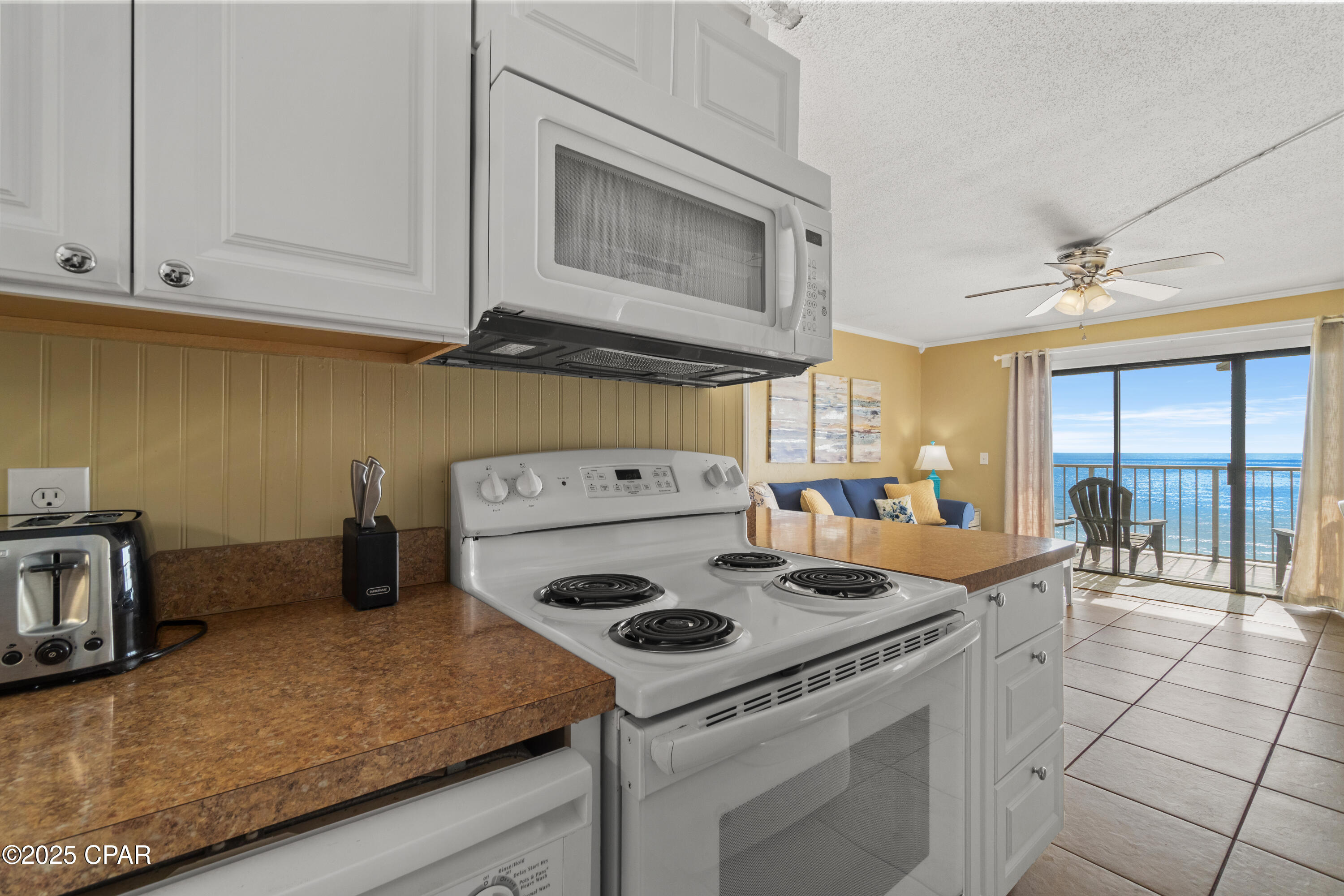 Image 17 For 8743 Thomas Drive 1012