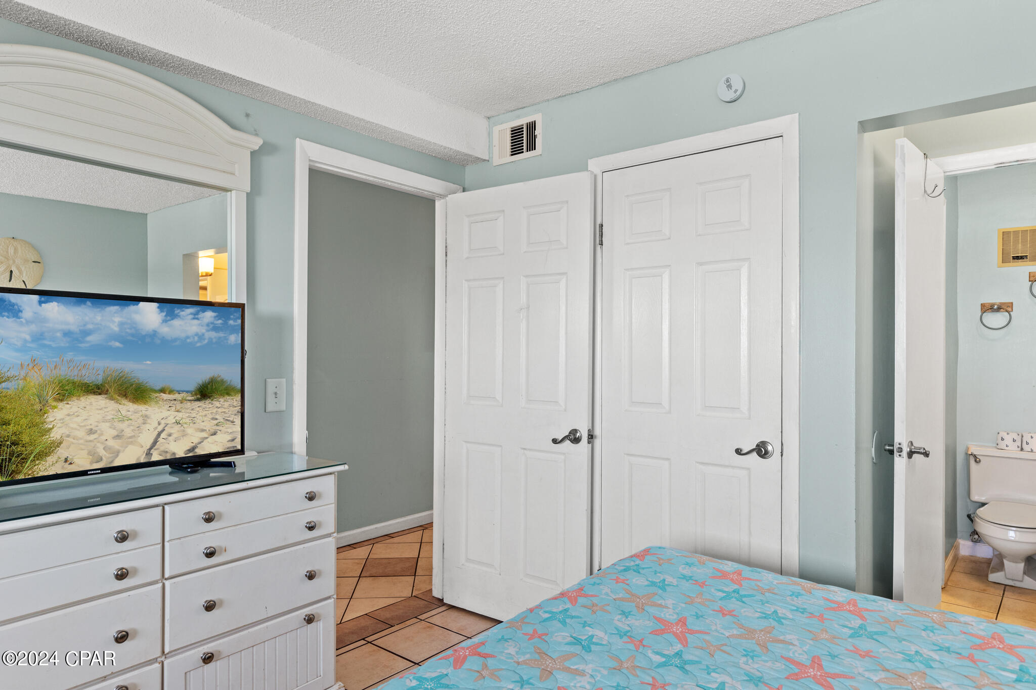 Image 5 For 8743 Thomas Drive 1224