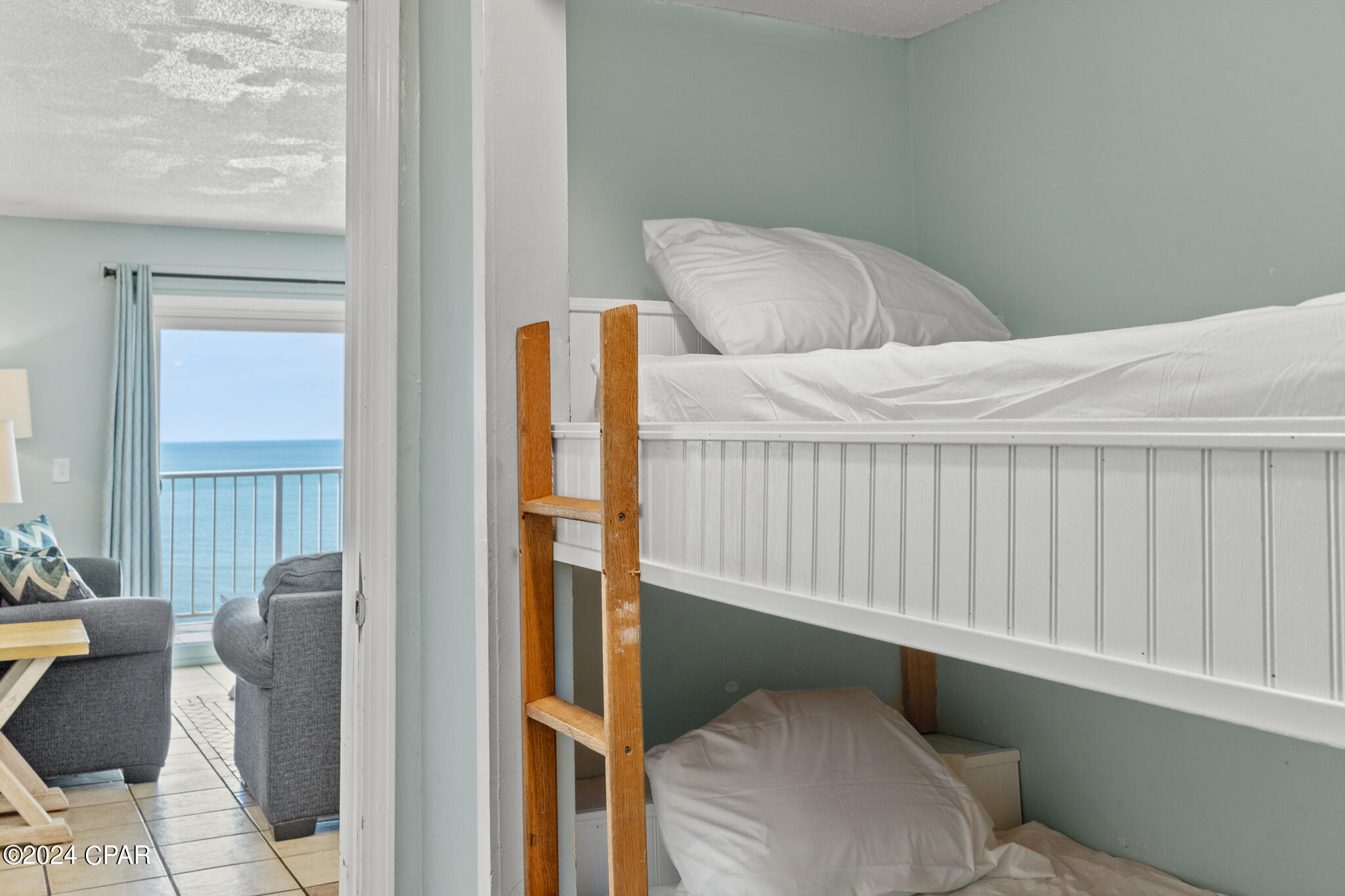 Image 8 For 8743 Thomas Drive 1224