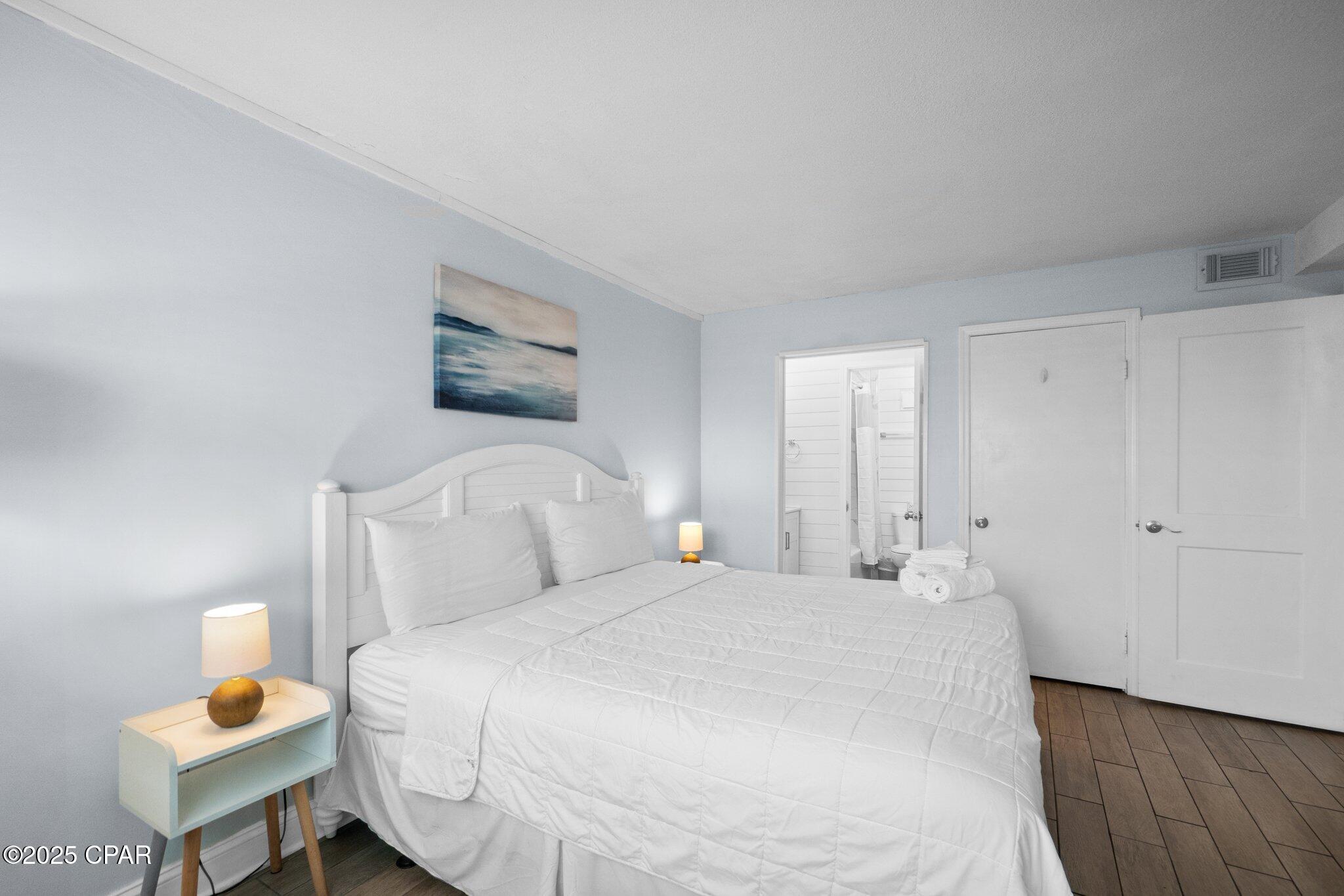 Image 14 For 8743 Thomas Drive 1211