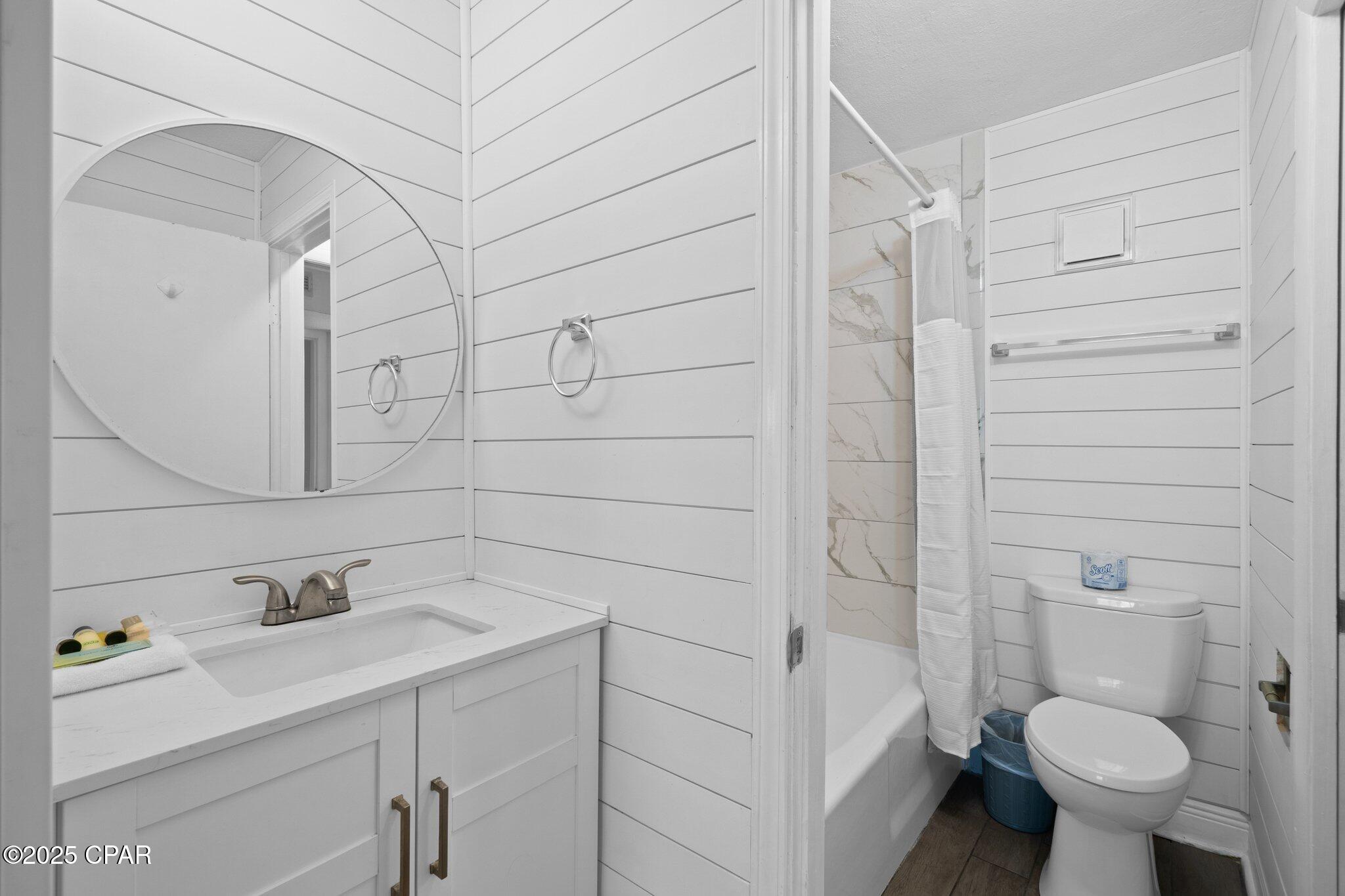 Image 15 For 8743 Thomas Drive 1211