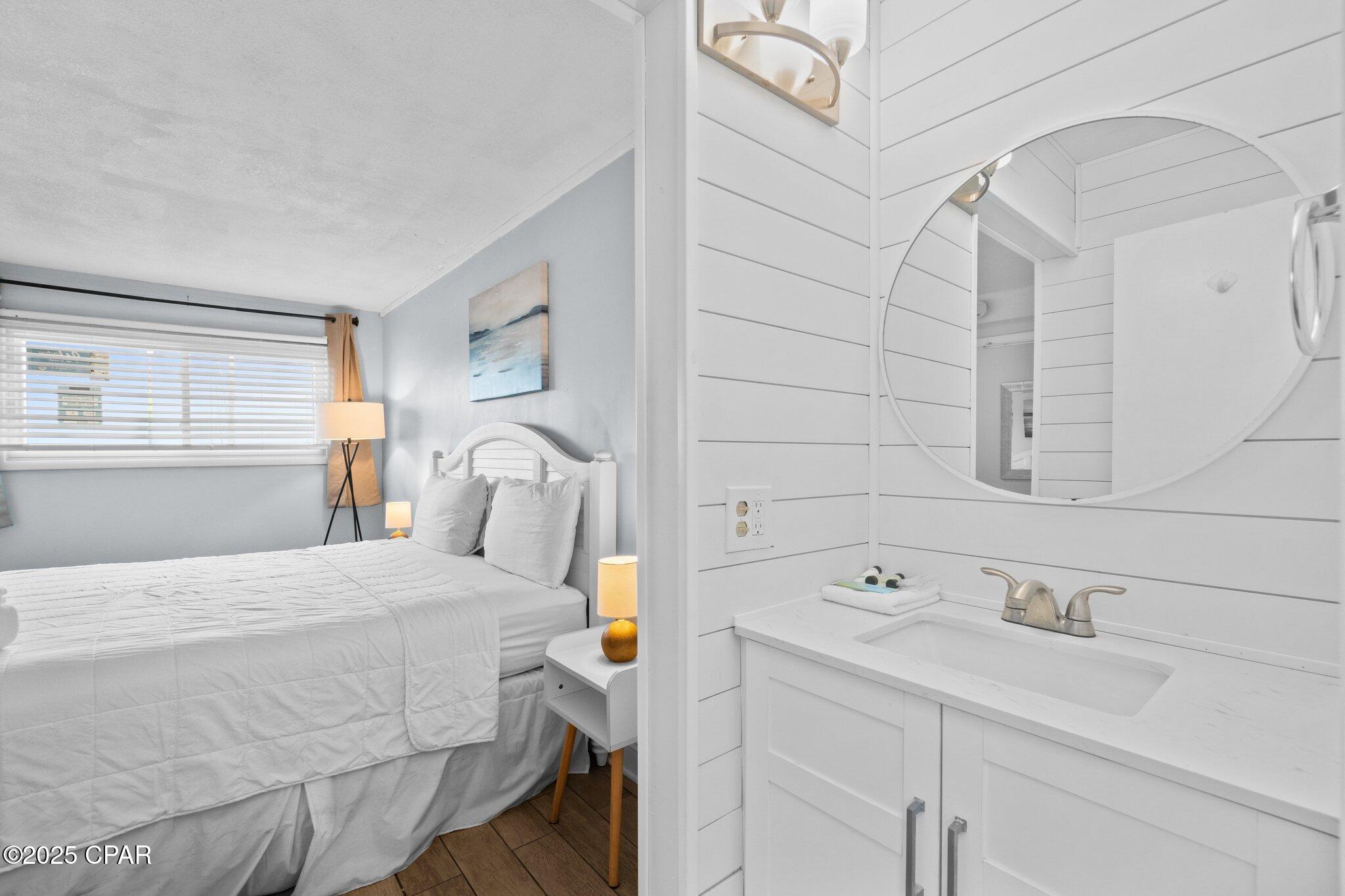 Image 16 For 8743 Thomas Drive 1211