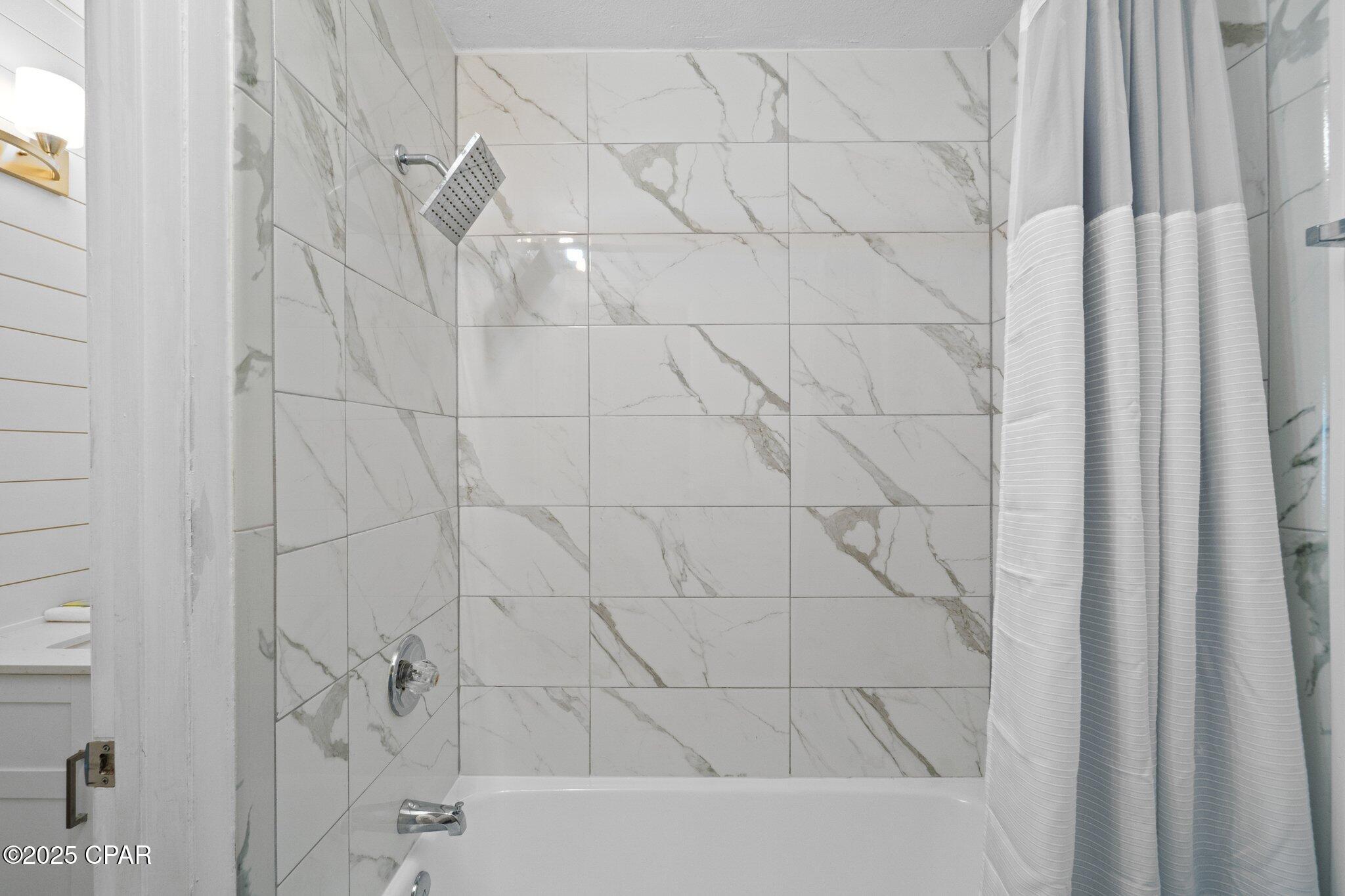 Image 17 For 8743 Thomas Drive 1211