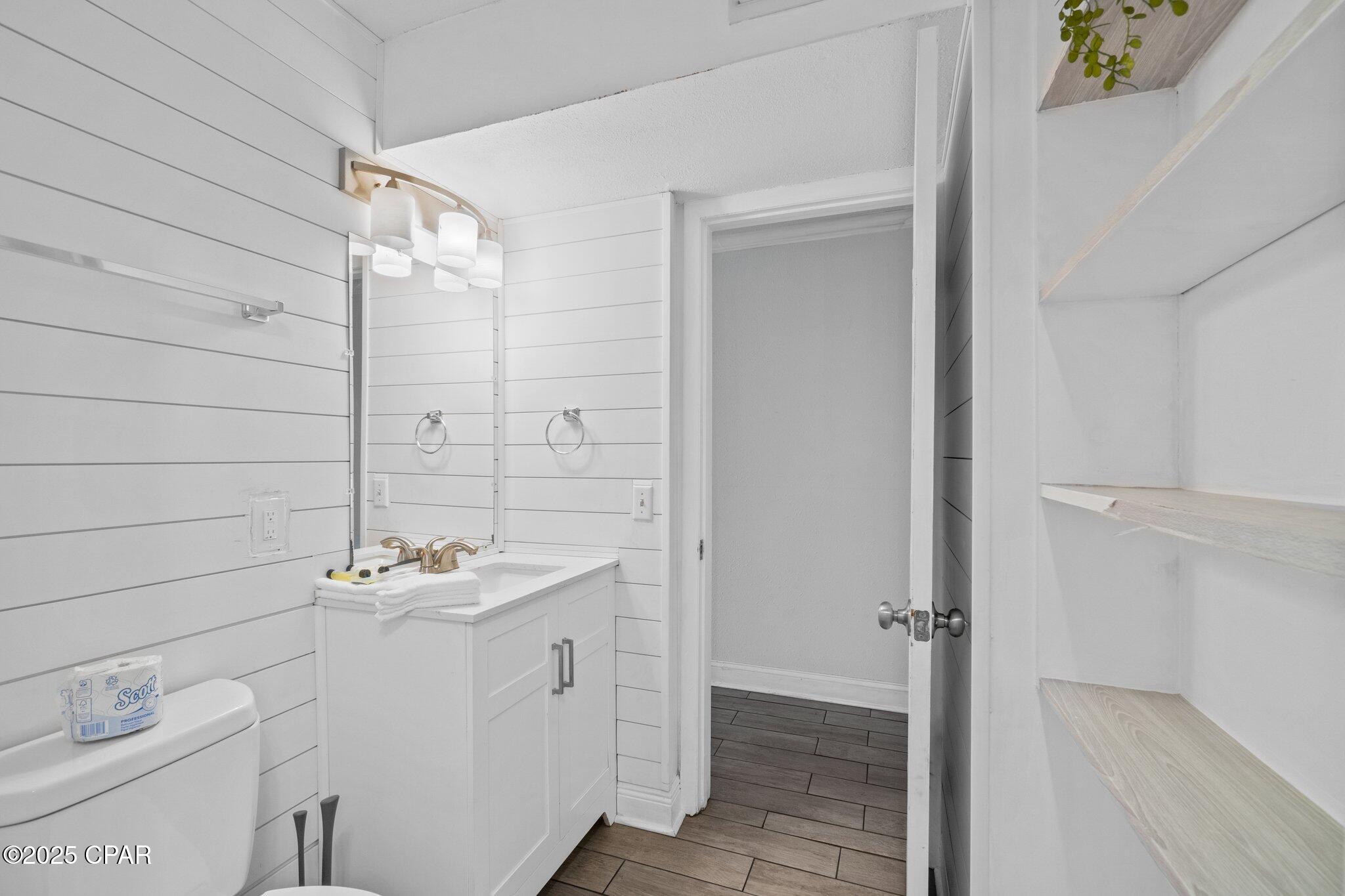 Image 18 For 8743 Thomas Drive 1211