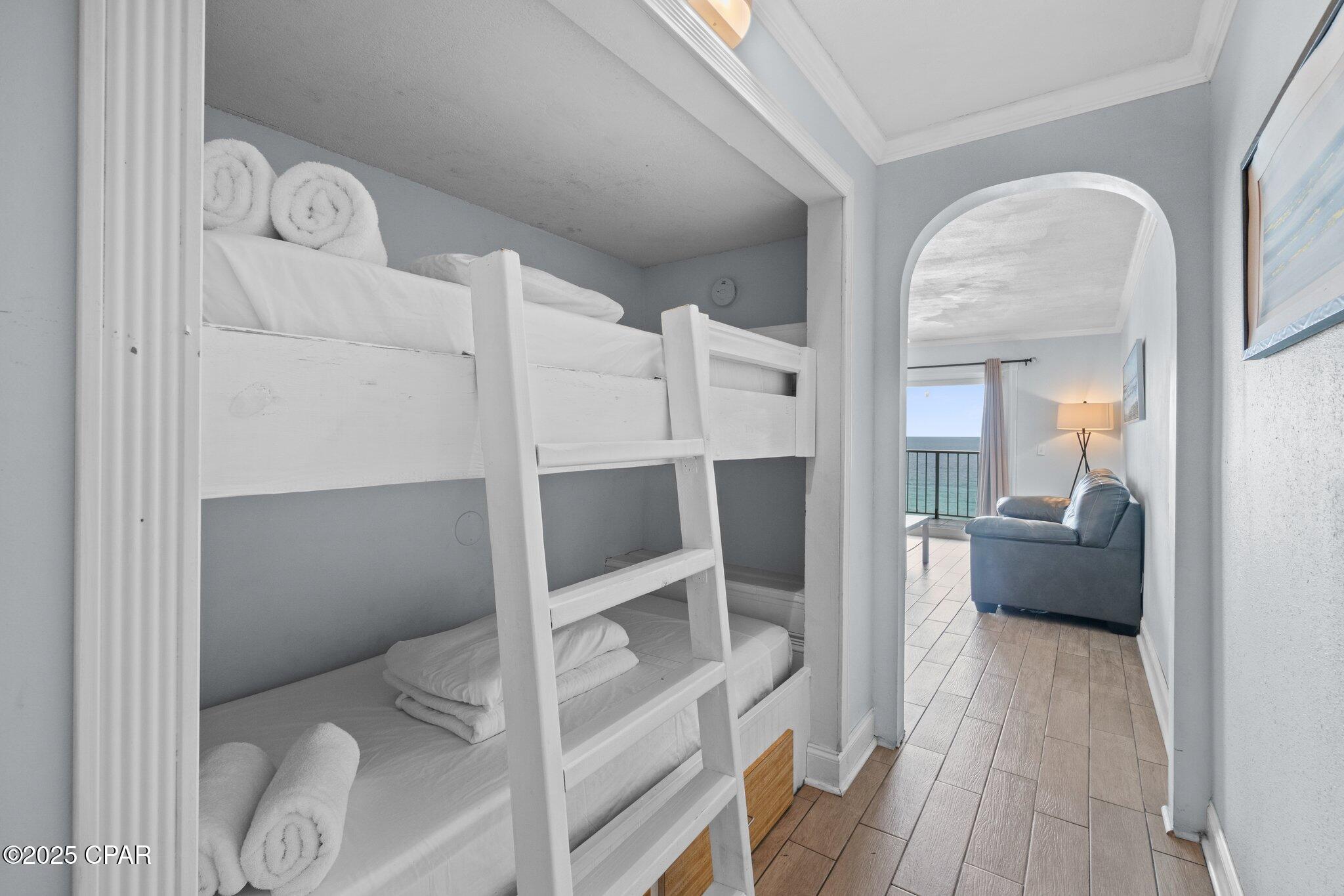 Image 20 For 8743 Thomas Drive 1211