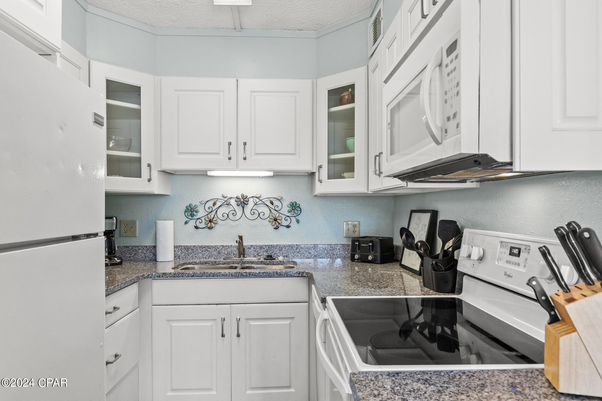 Image 12 For 8743 Thomas Drive 212