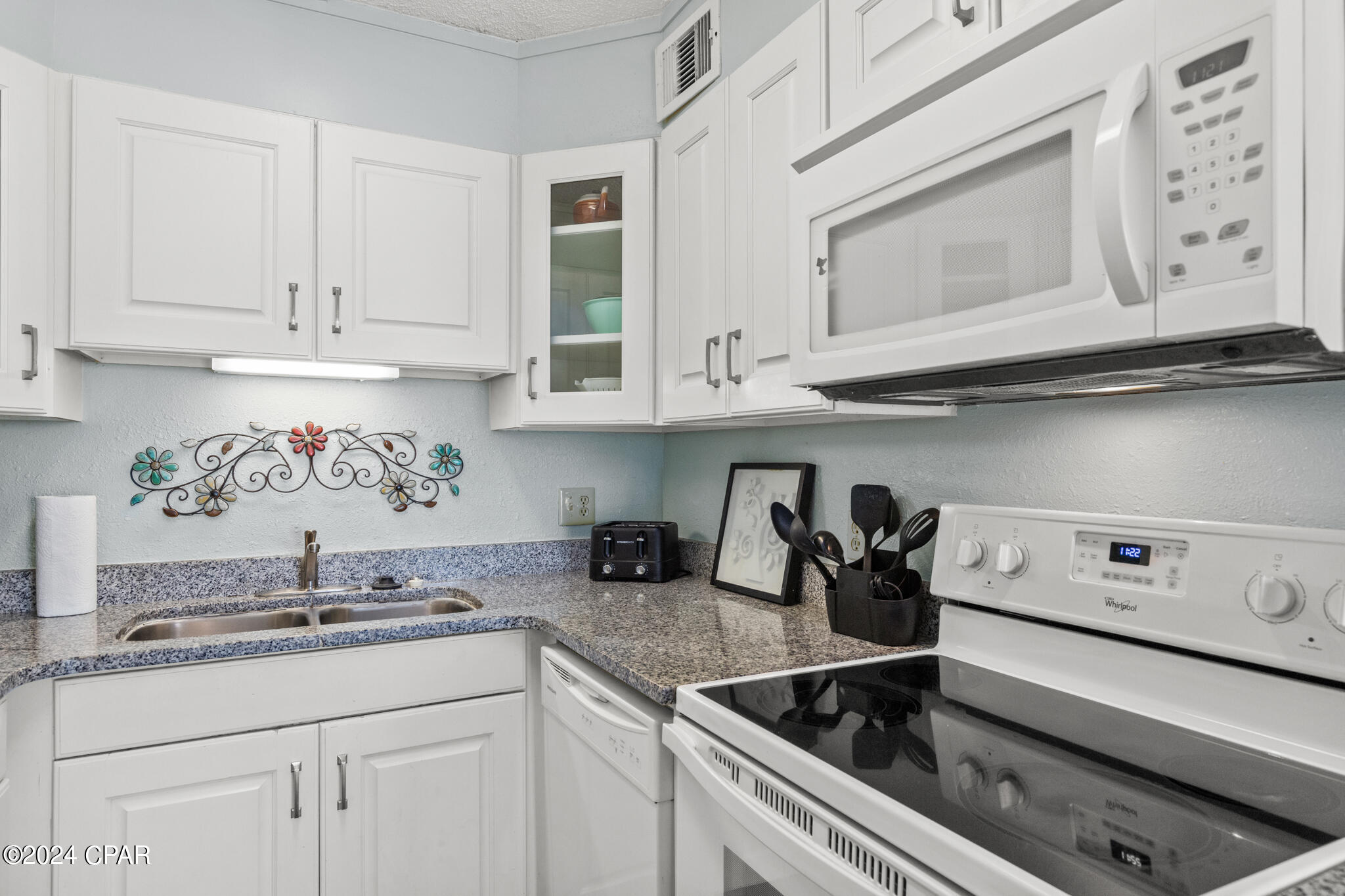 Image 13 For 8743 Thomas Drive 212