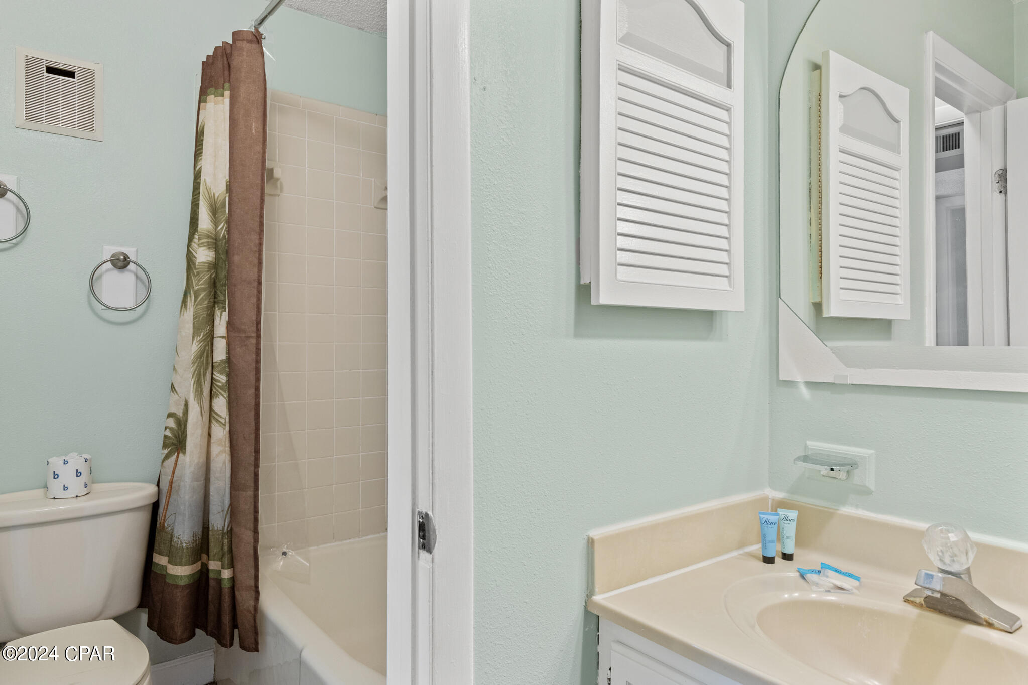 Image 6 For 8743 Thomas Drive 528