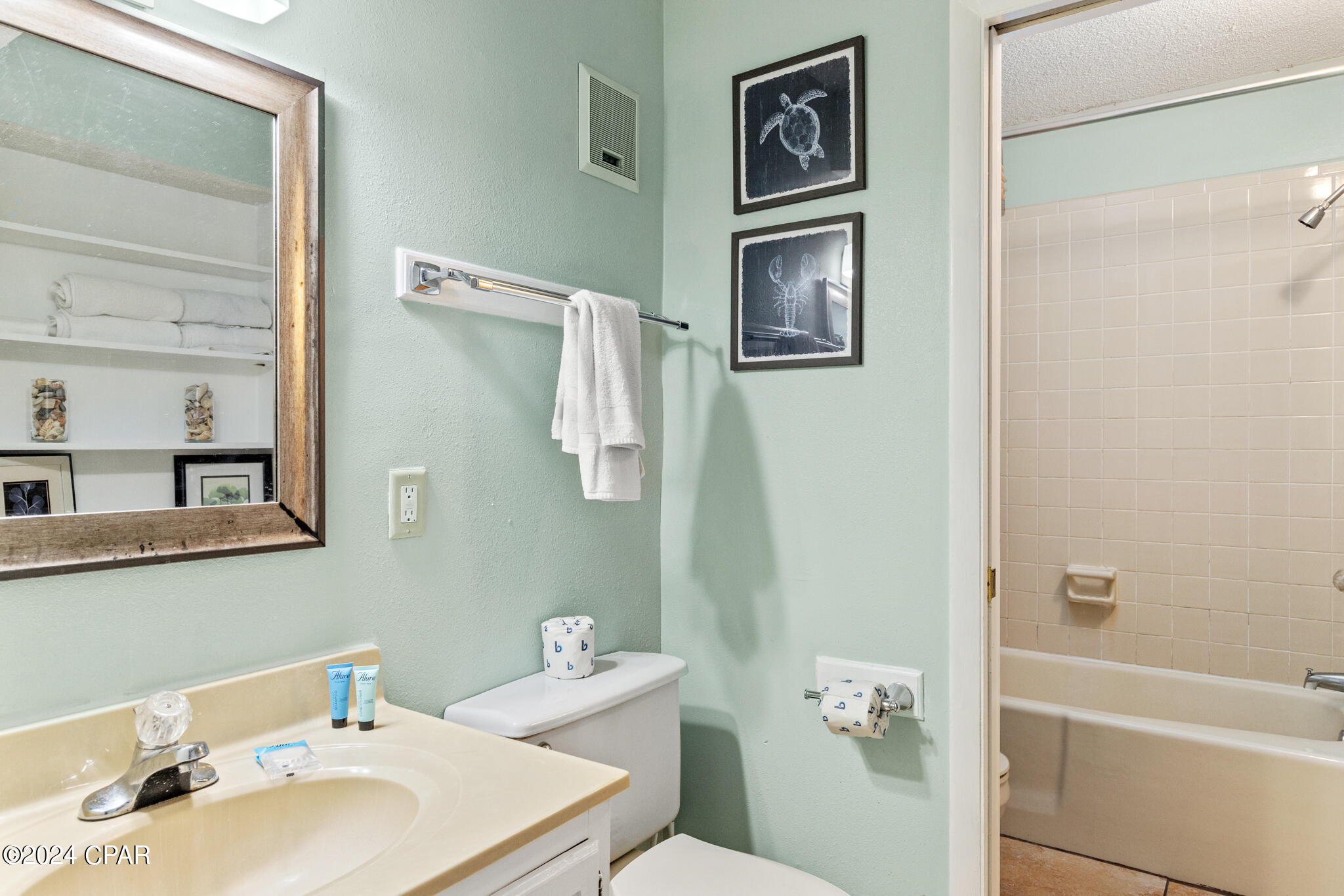 Image 7 For 8743 Thomas Drive 528