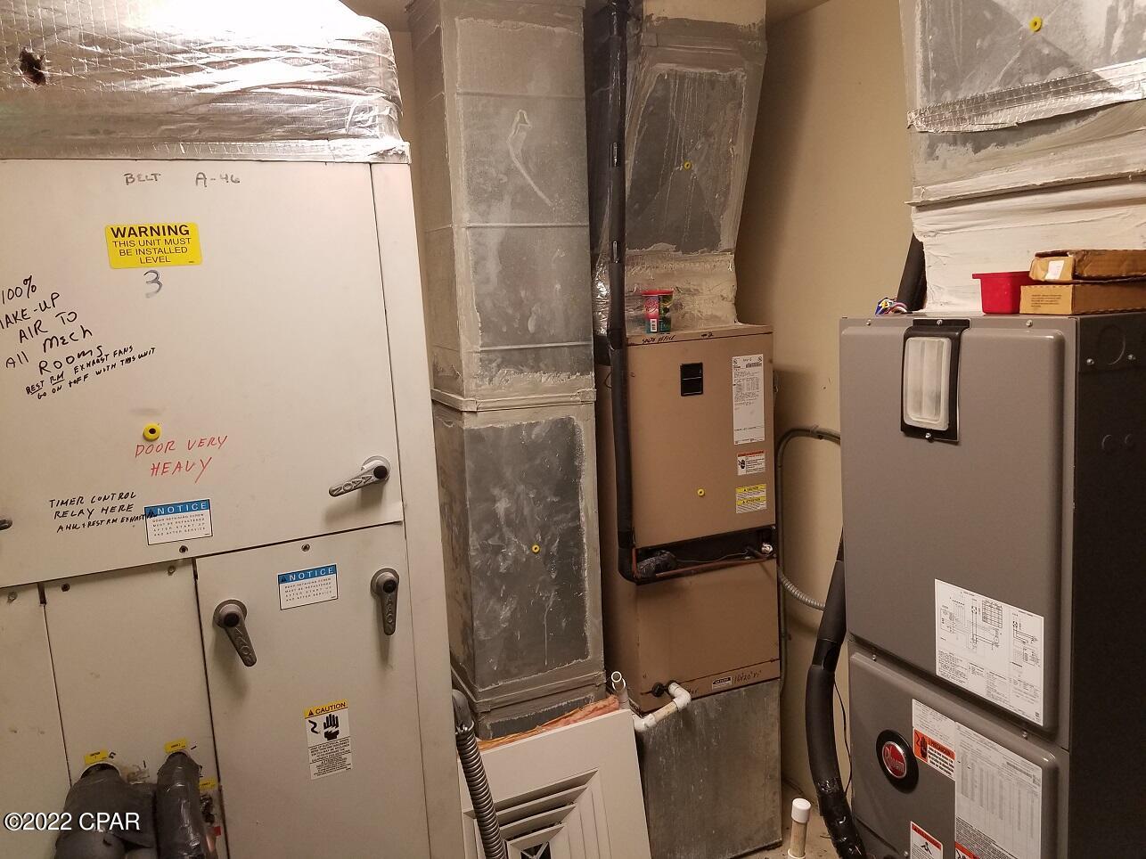 Listing photo id 12 for 16901 Pc Bch Parkway