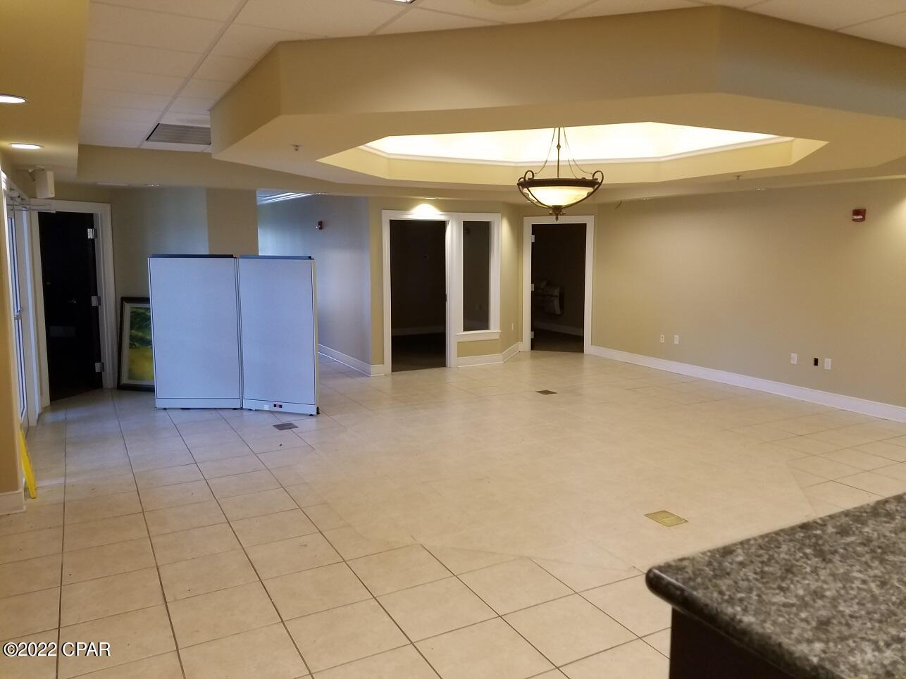 Listing photo id 5 for 16901 Pc Bch Parkway