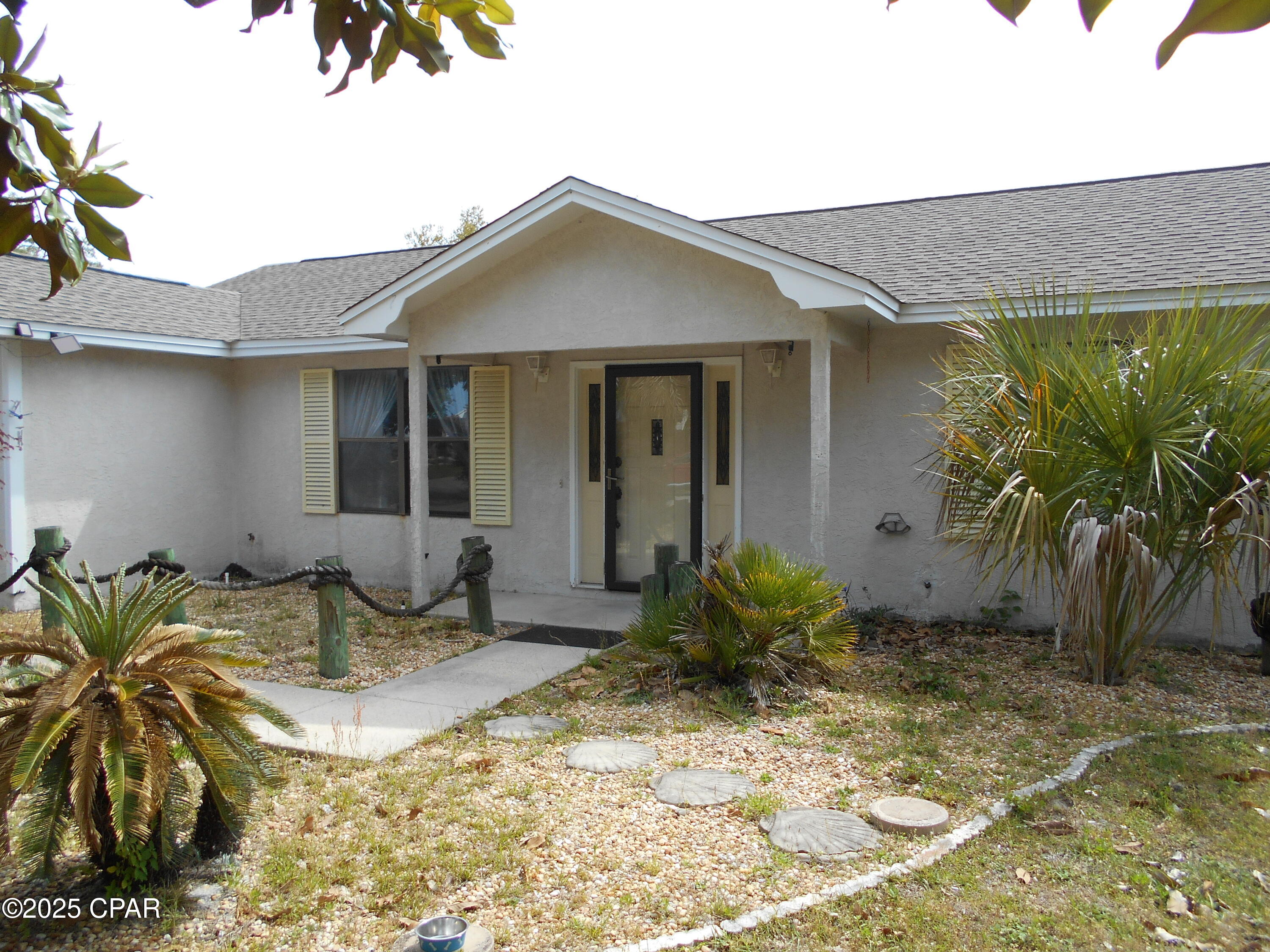 Image 2 For 104 Country Place